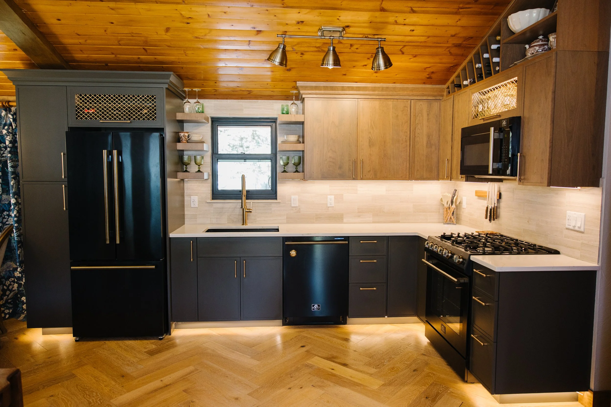 Kitchen1.jpg