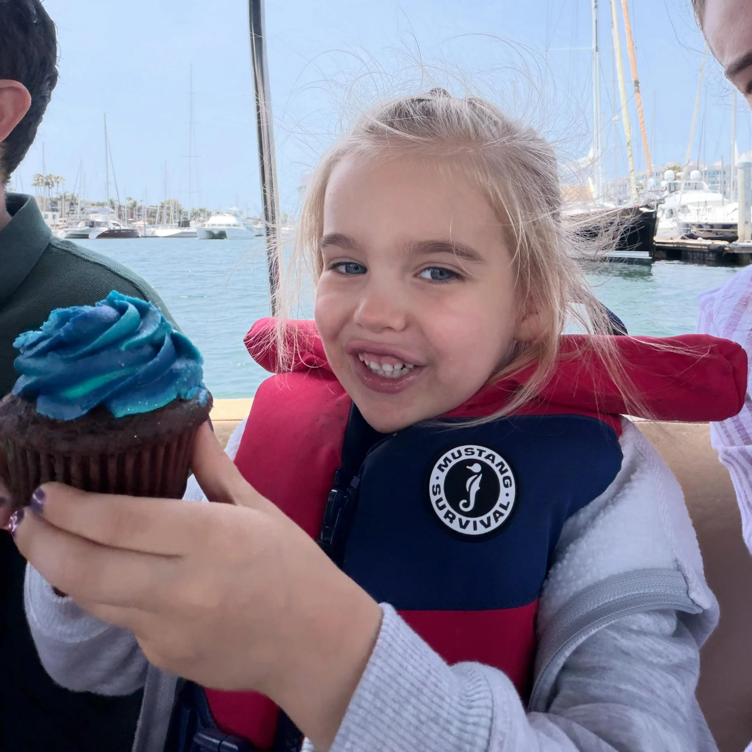 Cruisin&rsquo; cuties!  @kelseykbradshaw! ⚓️🛥️🧁