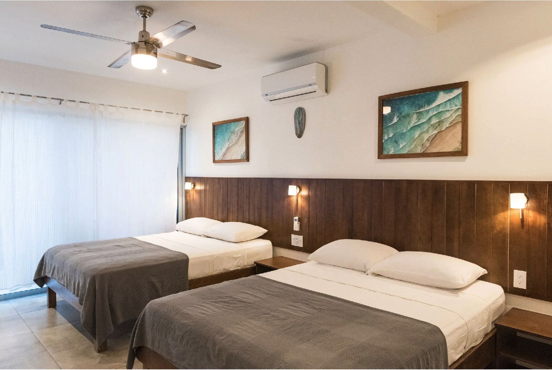 Double Queen Room - Pool Front