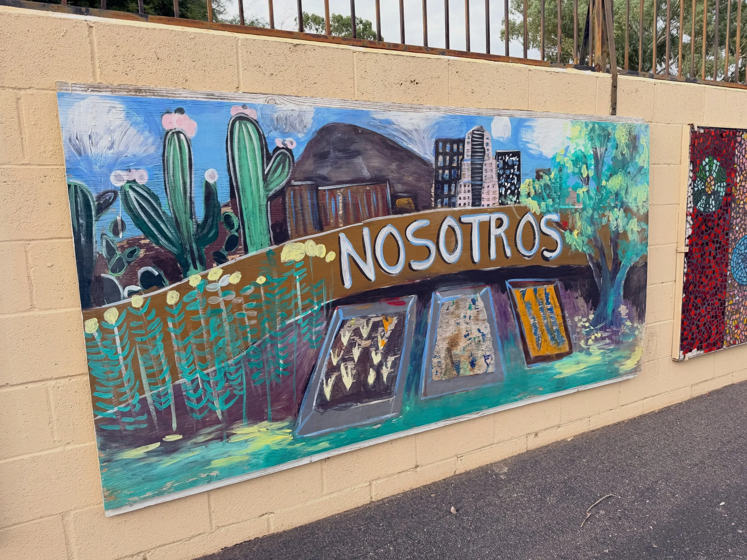 Short story. Big impact.

Coach David @barriobuffelworks 👌🏼&hellip; brings amazing connection (thru social bike club) at @nosotros_academy to @elgrupoyouthcycling 💯💥💯

We celebrate and recognize the bigger impact we COULD make 🤓&hellip; and are