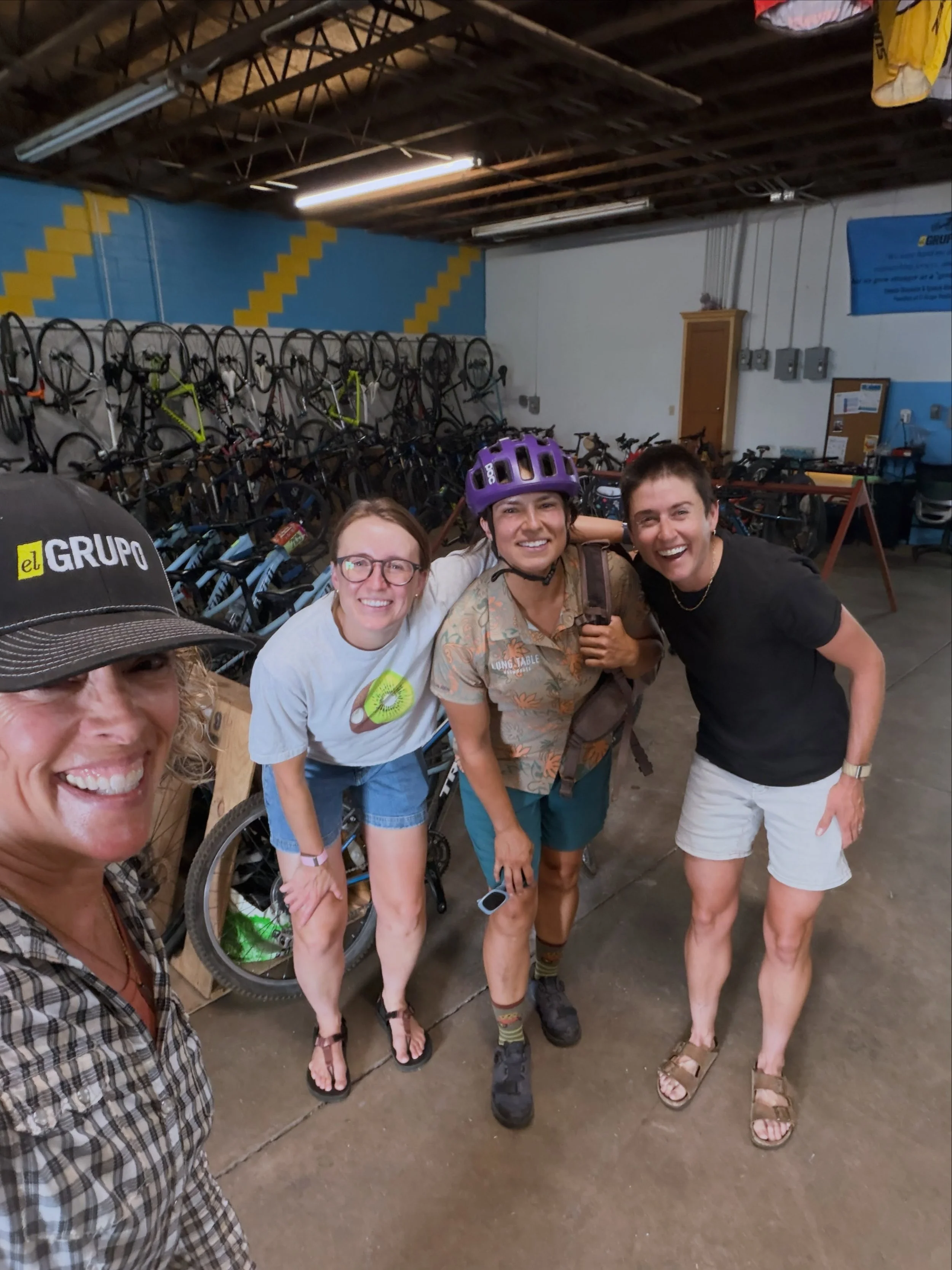 Lucky #executivedirector duck 🦆 

When on a random weekday @laelwilcox and @rugilekaladyte stop by to drop off donations AND we chat about our #bikeclubrally on 11/7! 💥💯💥 pulled Coach @hannahluzz in for the pic as she rode up at the perfect time 