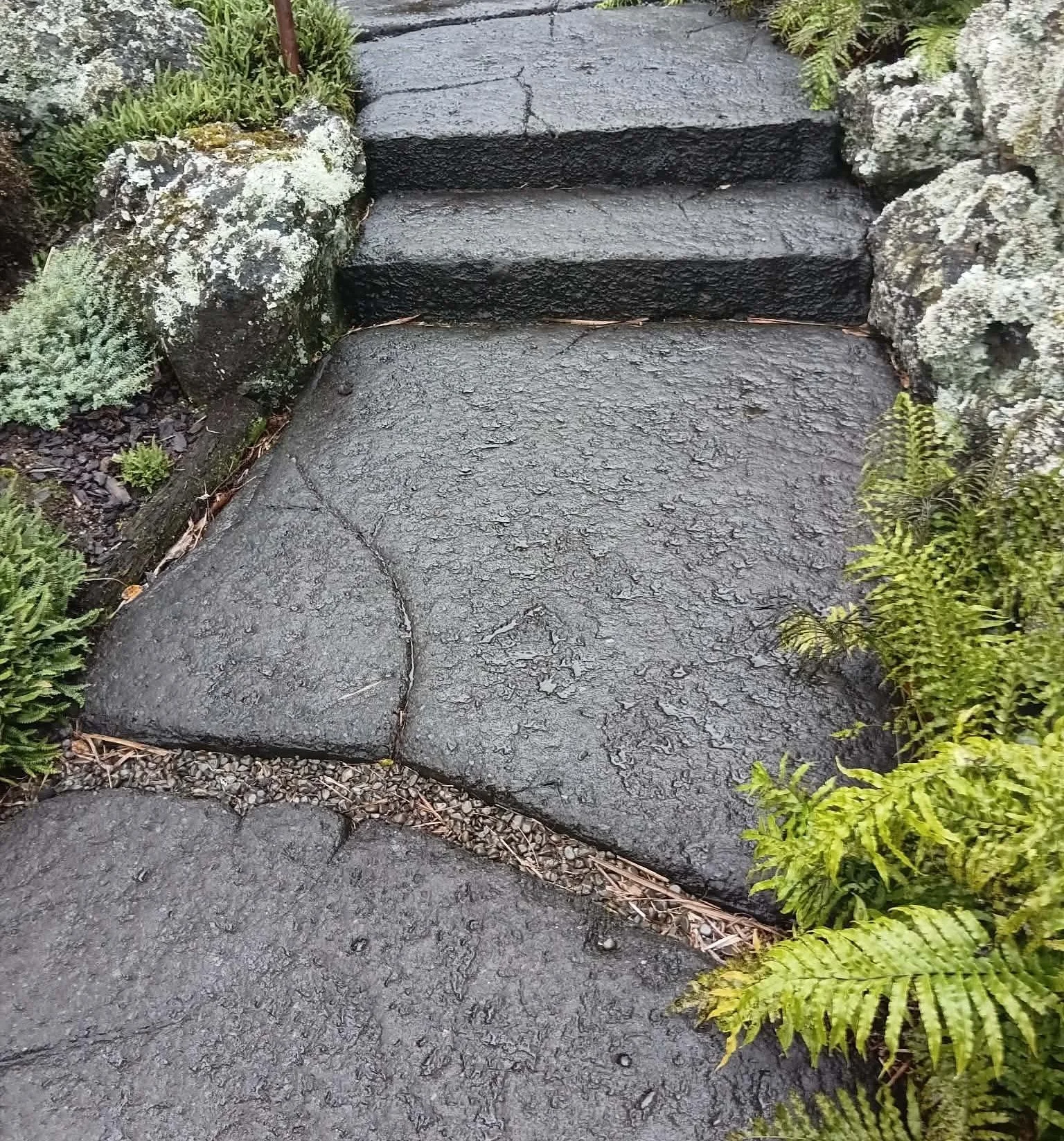 Hand-sculpted artificial stone and custom rockwork can be used to create natural-looking steps, retaining walls, water features and bespoke landscape elements.