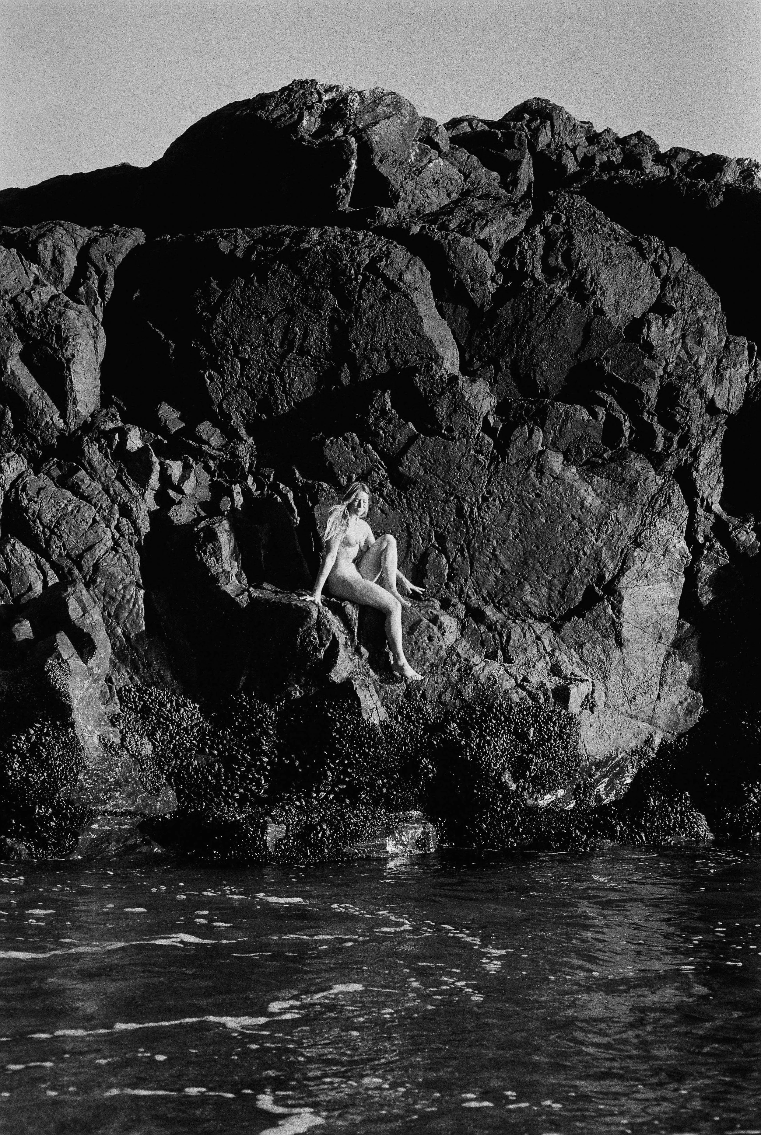 JM221025BW030997-11.jpg