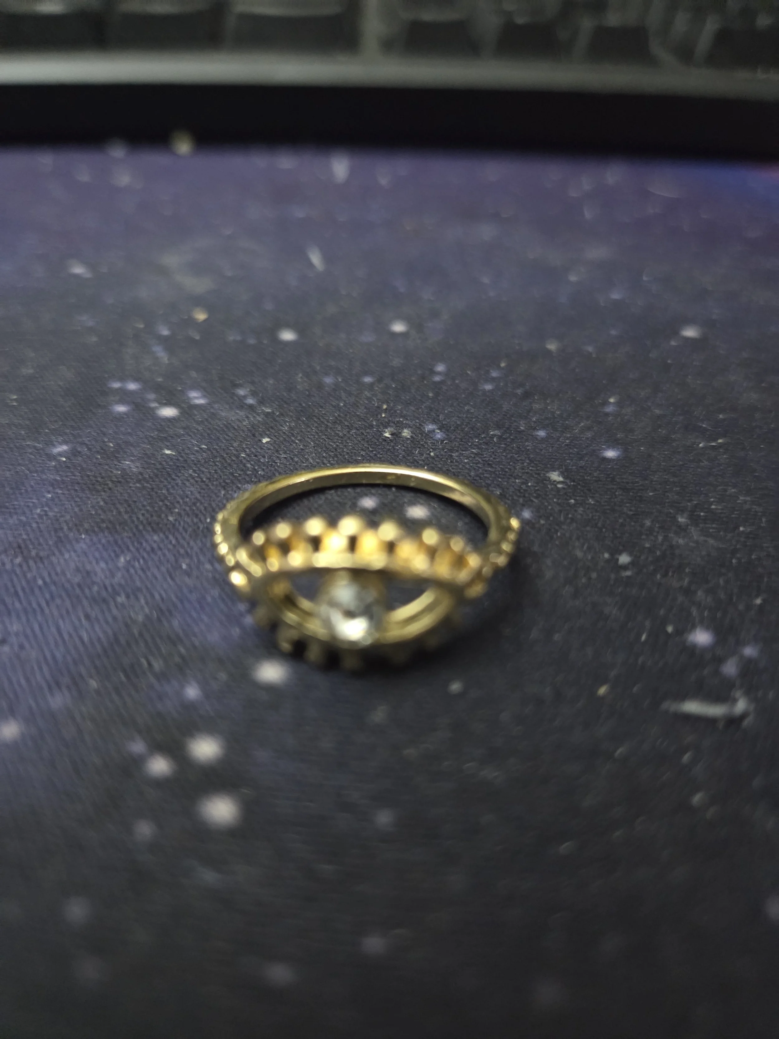 Elegant Gold-Plated Crystal Ring weight 0.02
