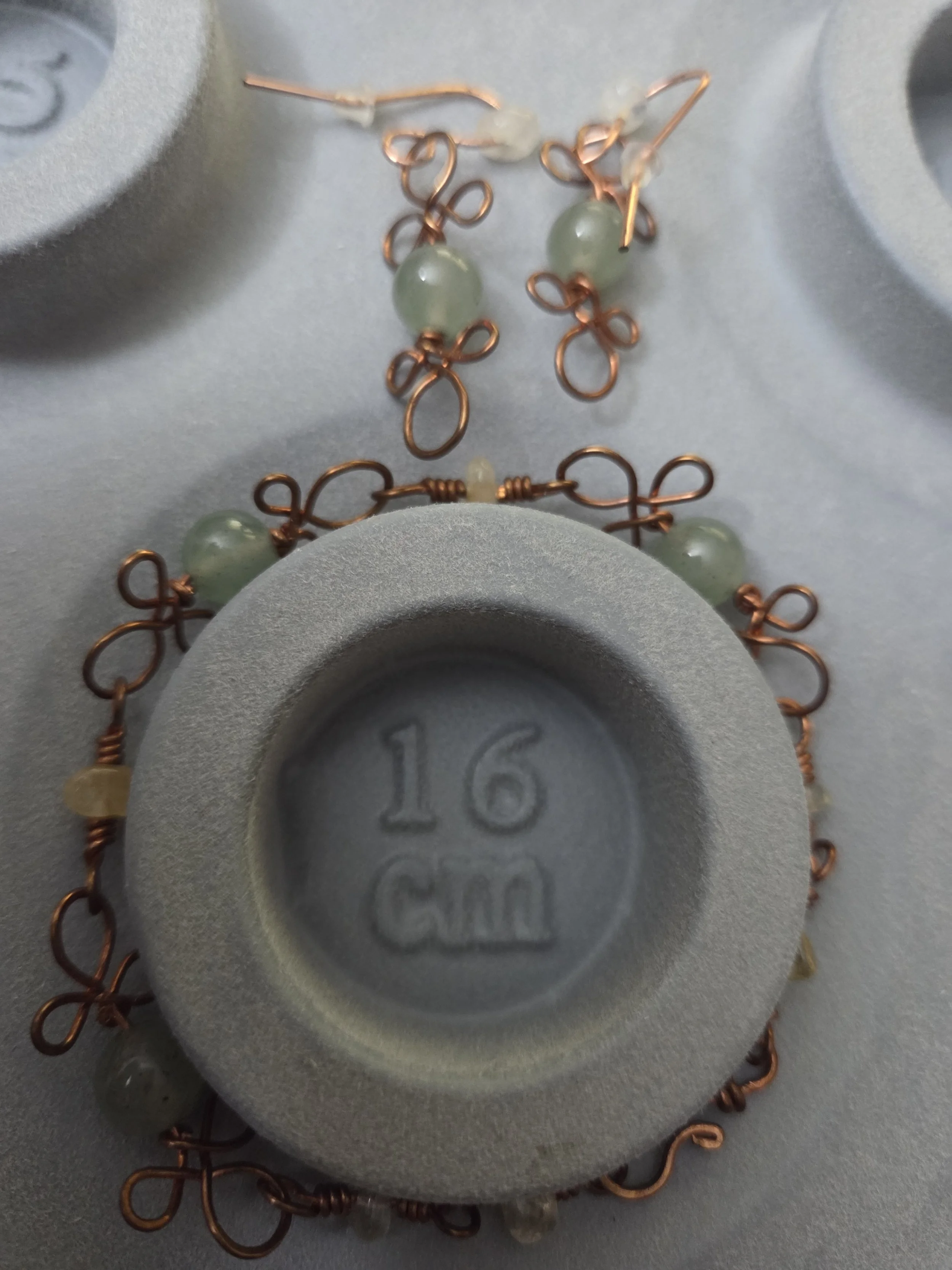 16cm bracelet and ear rings made from Green Aventurine & Citrine  0.05kg