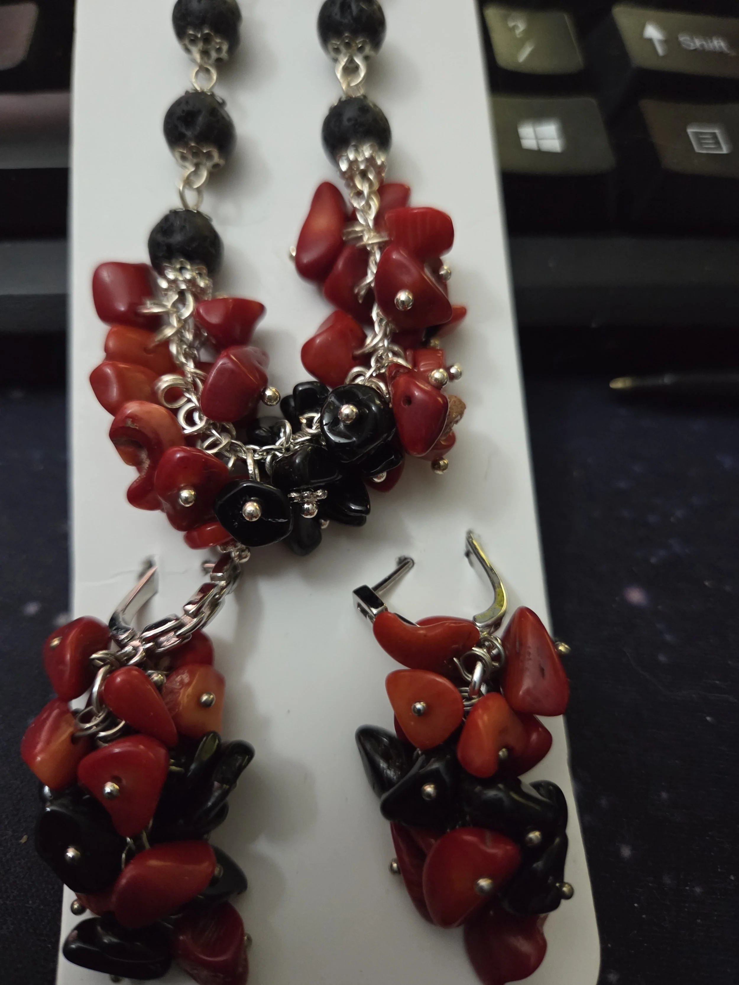 16cm Coral Bracelet & matching Ear Rings 0.05kg