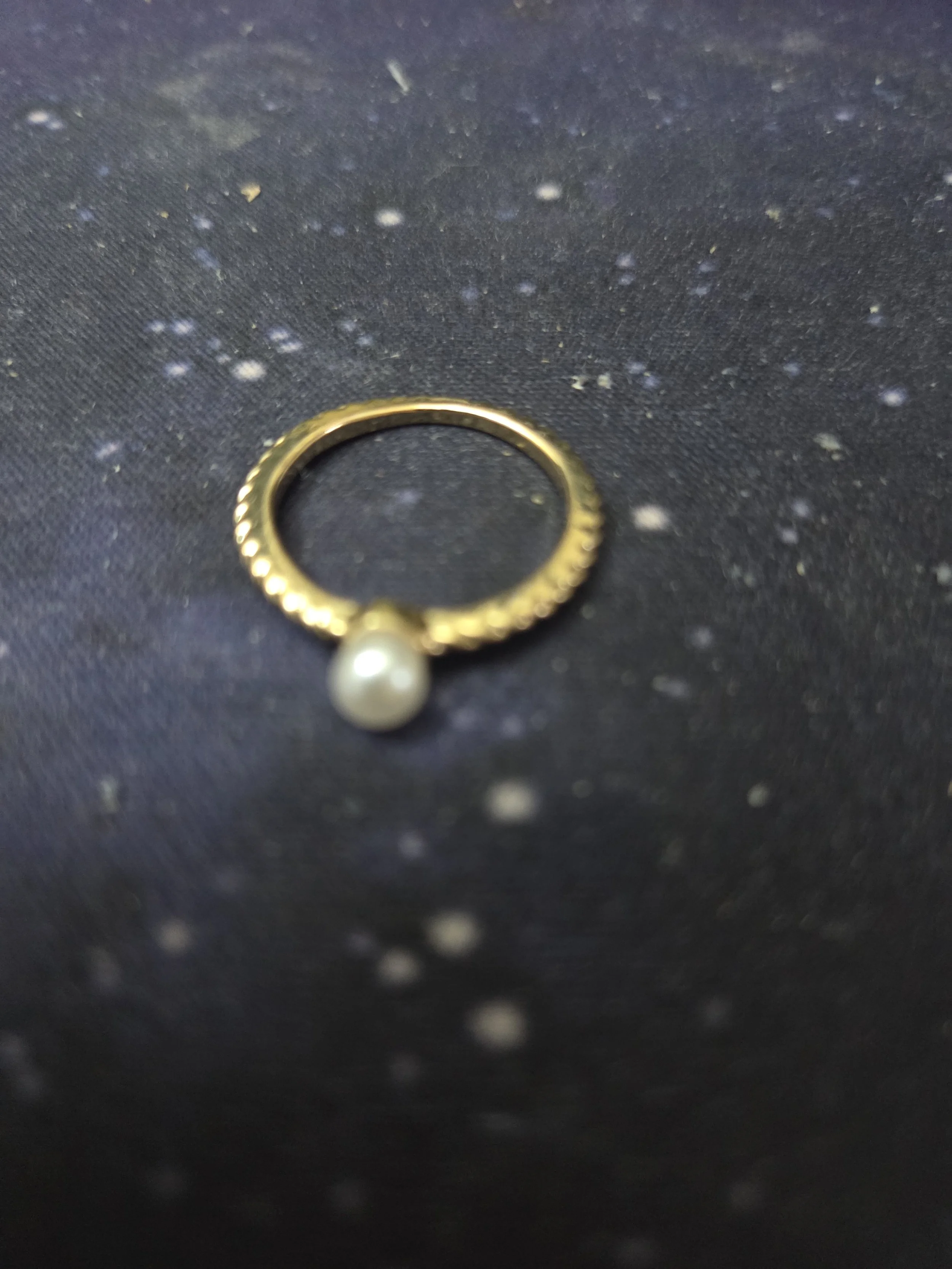 Elegant Gold tone & imitation Pearl Ring Child's size weight 0.02