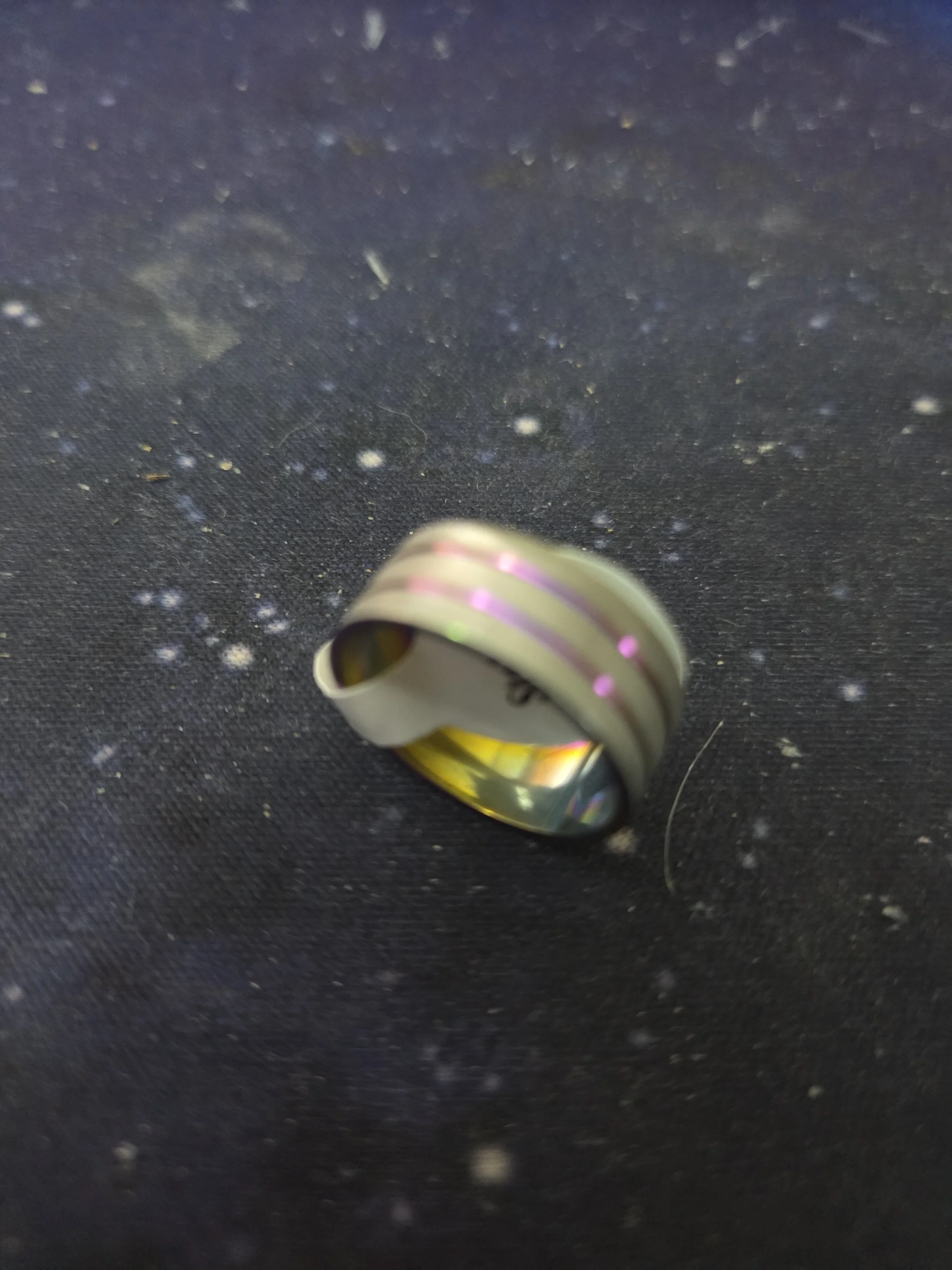 Elegant Layered Spectrum Ring : 0.02 kg