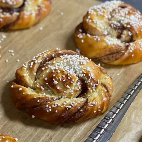 This weeks &ldquo;A Little Taste of Sweden&rdquo; 🤍

Have you ever wondered about those tiny white pearls sprinkled on top of our Swedish cinnamon buns?

Meet p&auml;rlsocker (pearl sugar)&mdash;a beloved part of traditional Swedish baking.

Unlike 