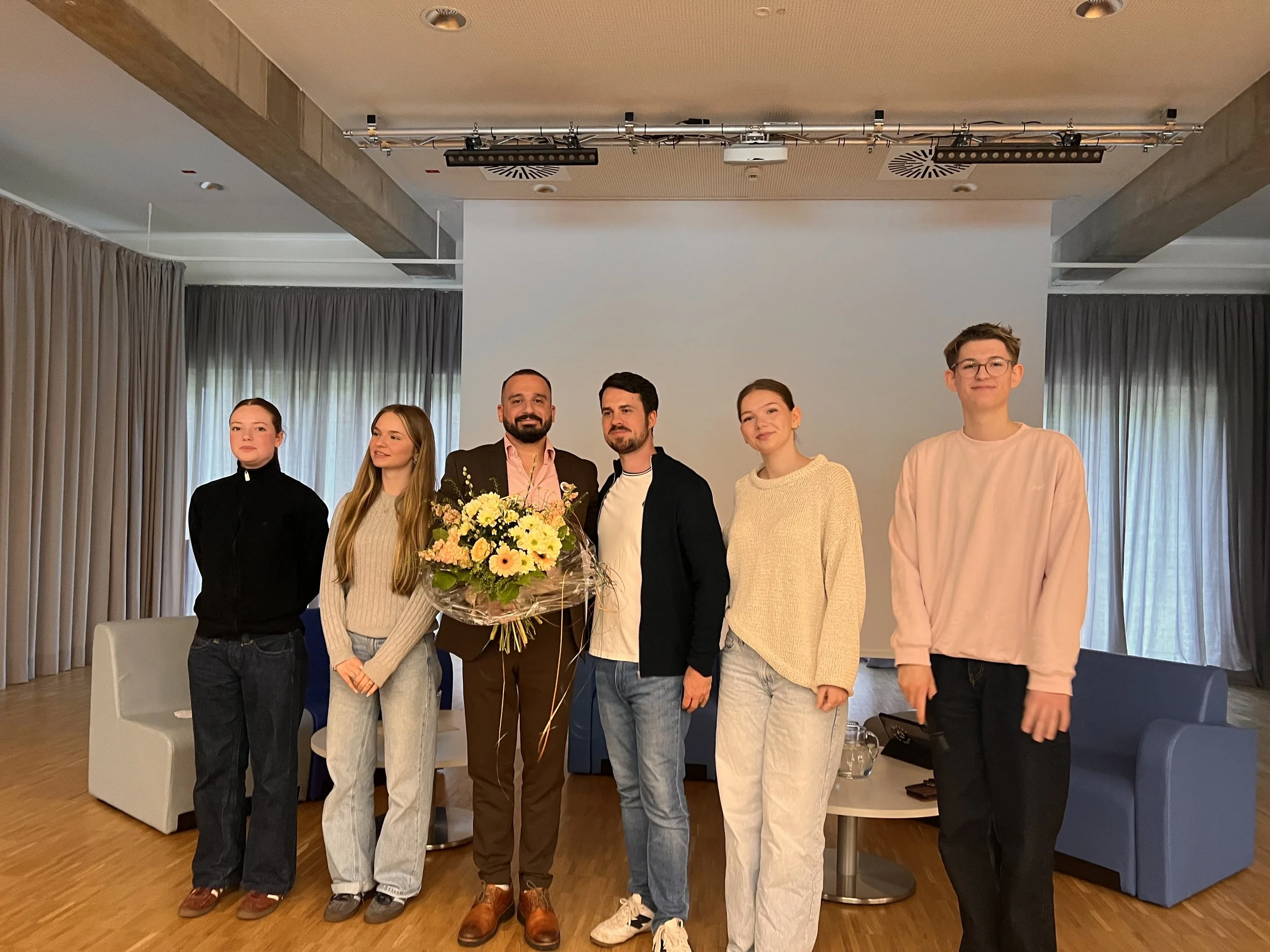 Mahdi Yahya Engages with Students in Bremen During Bremen Peace Award Week