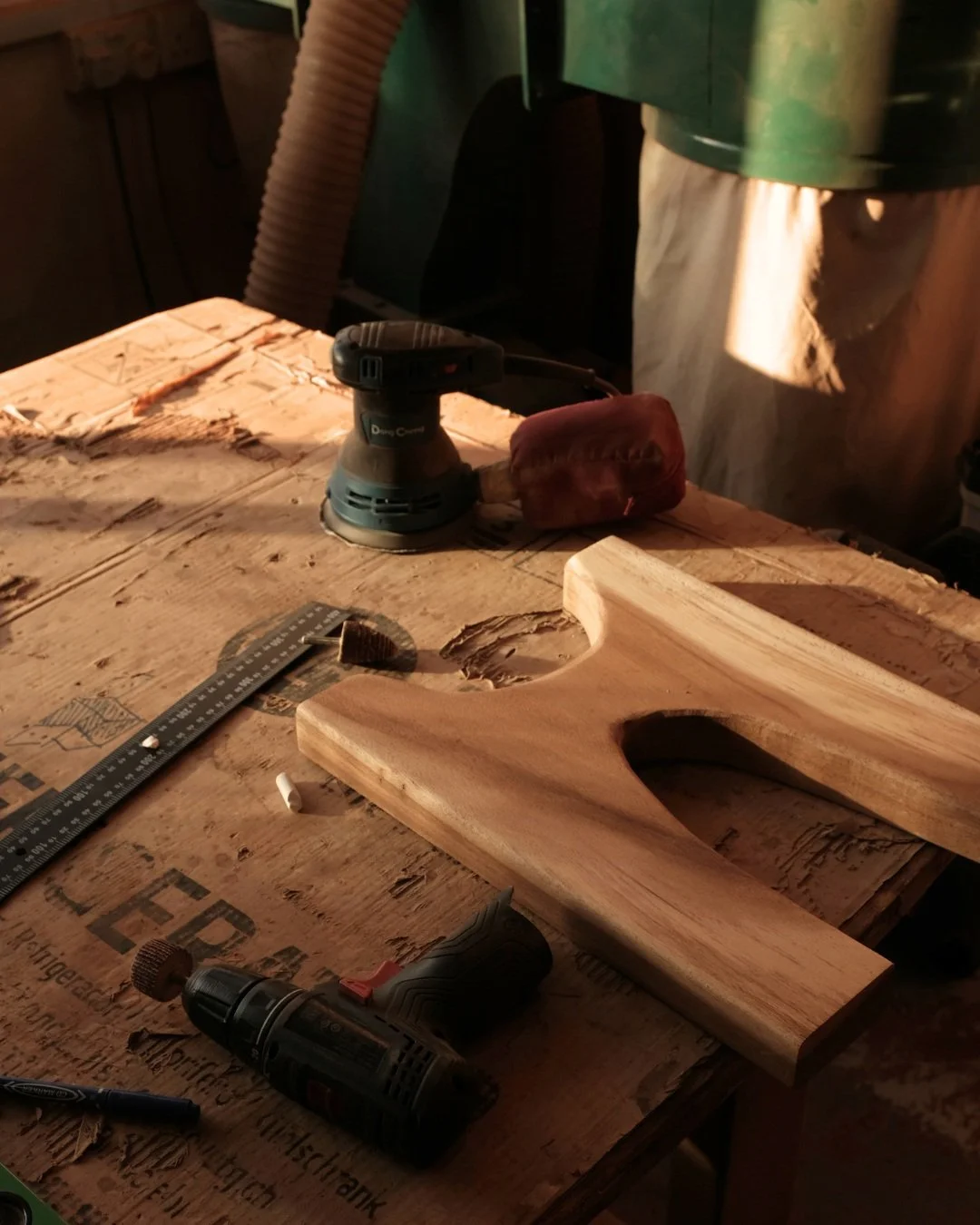 2026, July | The Making of a Coffee Table

#8: relishing in the almost-there 

i was probably 6 sessions in by the time i finished processing the slab. that was already ~25 hours of work (and learning). it then took me another 2 sessions to finish th