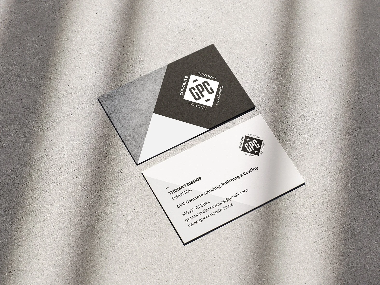 Free_Business_Card_Mockup_4.jpg