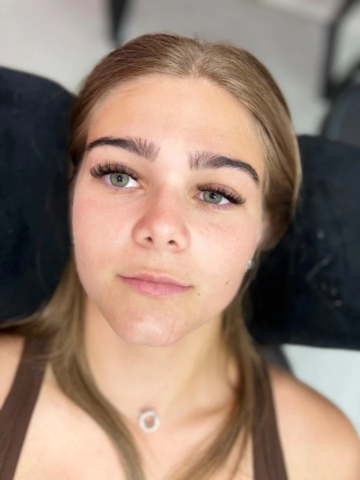 Fresh spring skin starts here ✨

As the weather warms up across the Eastern Suburbs, it's the perfect time to refresh your complexion. At Haus Of Beauty in Waverley, our experienced dermal therapists offer microneedling Waverley locals trust for smoo