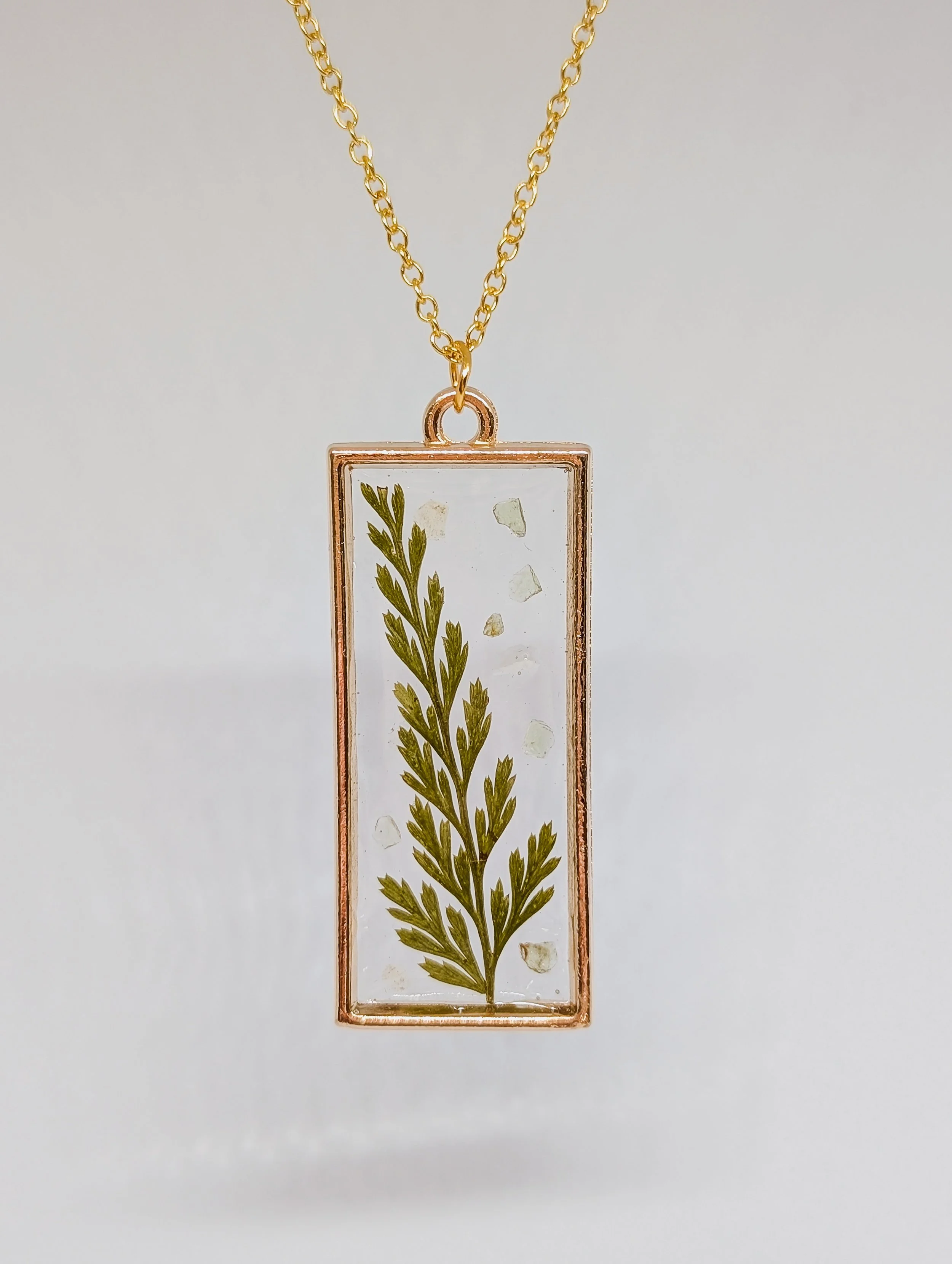 FERN RESIN NECKLACE 1.jpg