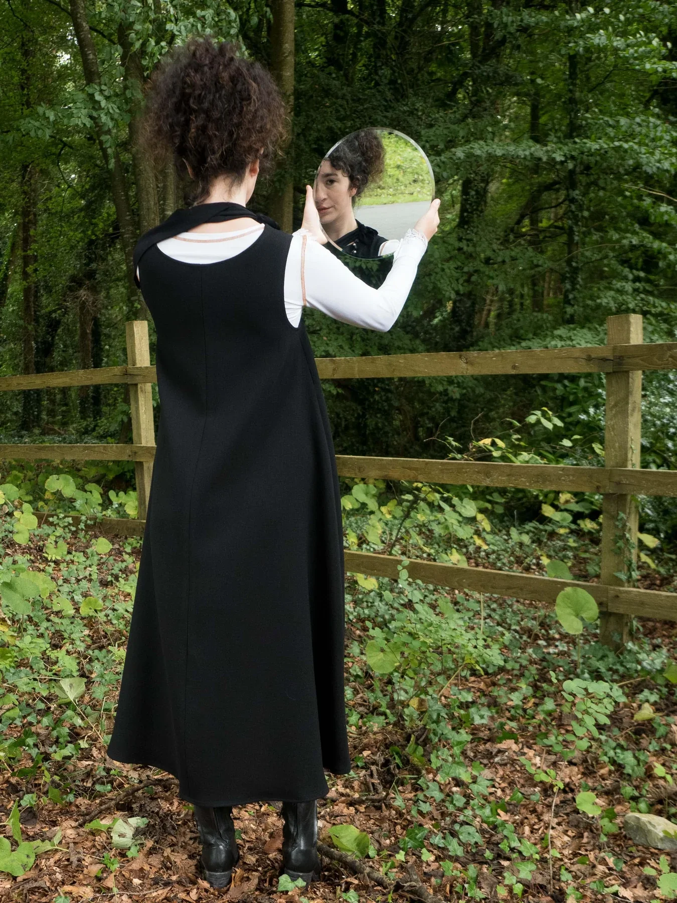 mise-tusa-dress-cylinder-pinafore-black-30330176078012_1800x1800.webp