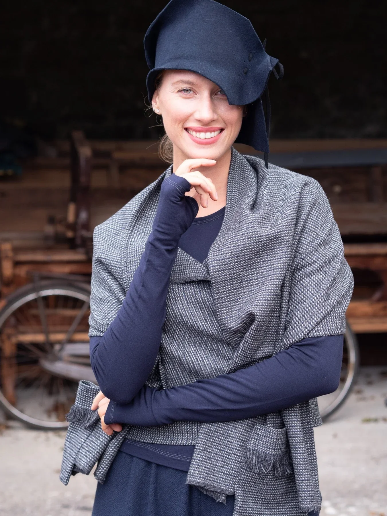 mise-tusa-jackets-coats-one-size-copy-of-copy-of-navy-scarf-38176371278046_1800x1800.webp