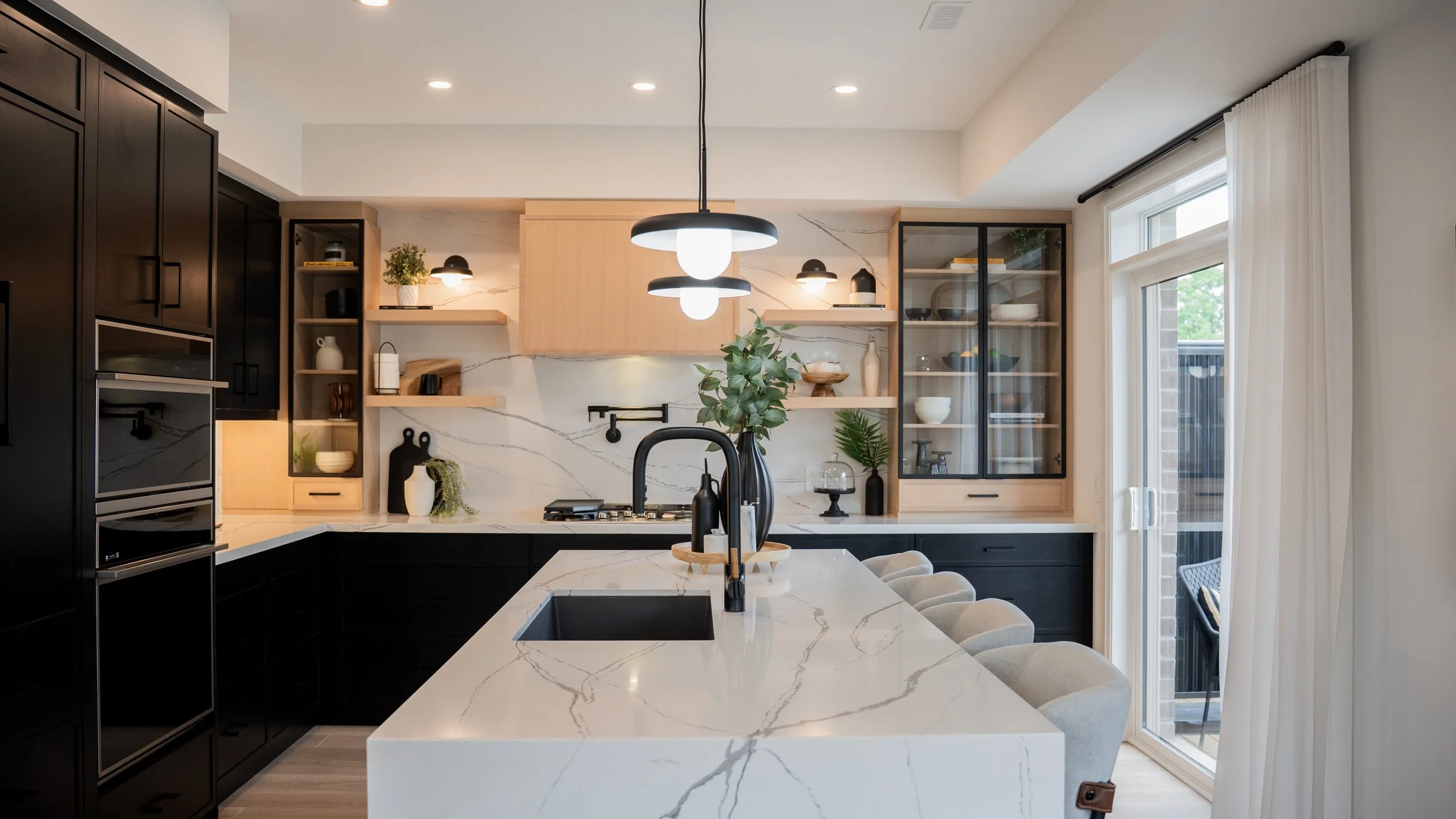 Two tone large kitchen 