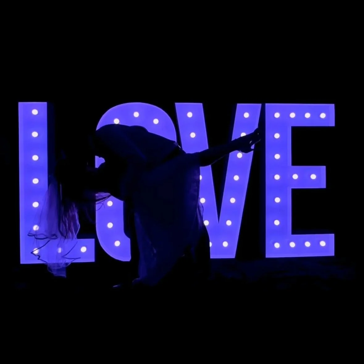 5 FT LED COLOR CHANGING "LOVE" MARQUEES
