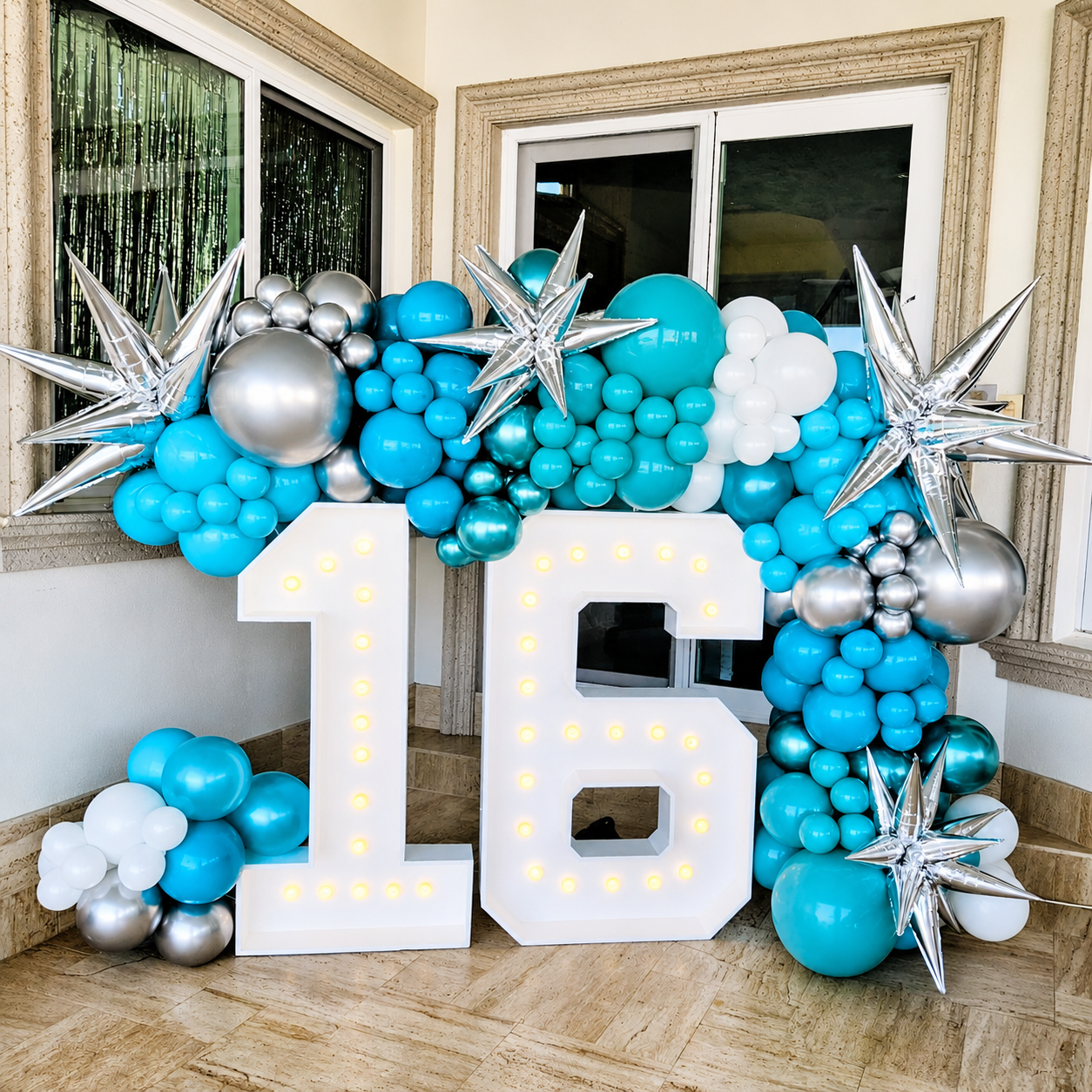 SWEET 16 LIGHTED LED WOODEN MARQUEE AND BALLOON GARLAND