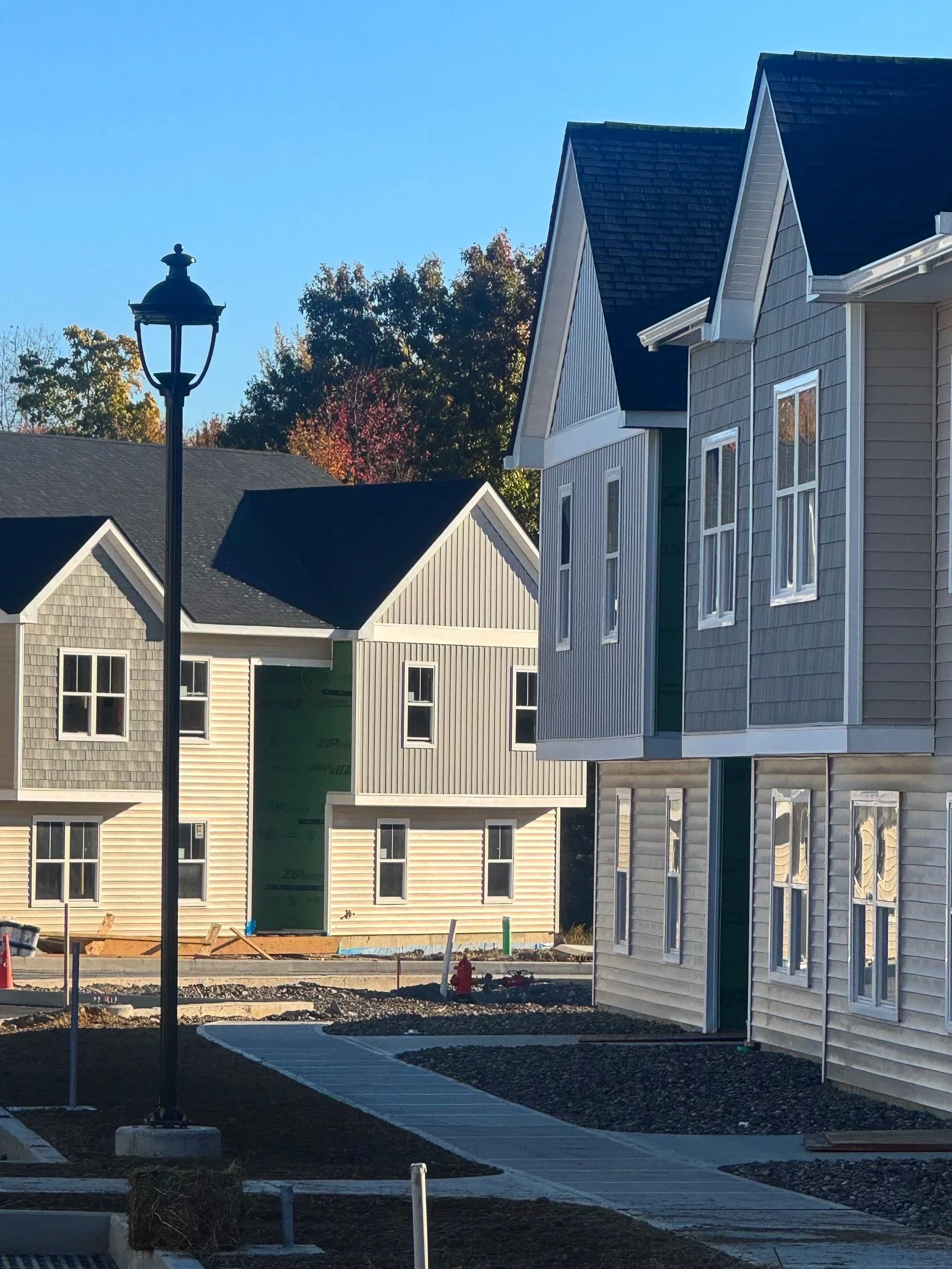 Streamside takes shape. 
One step closer to welcoming our newest community of tenants. Now accepting inquiries for early leasing opportunities. 

Visit Streamside-farms.com to preview amenities and layouts.

#streamsidefarms #hudsonvalley #kingstonny