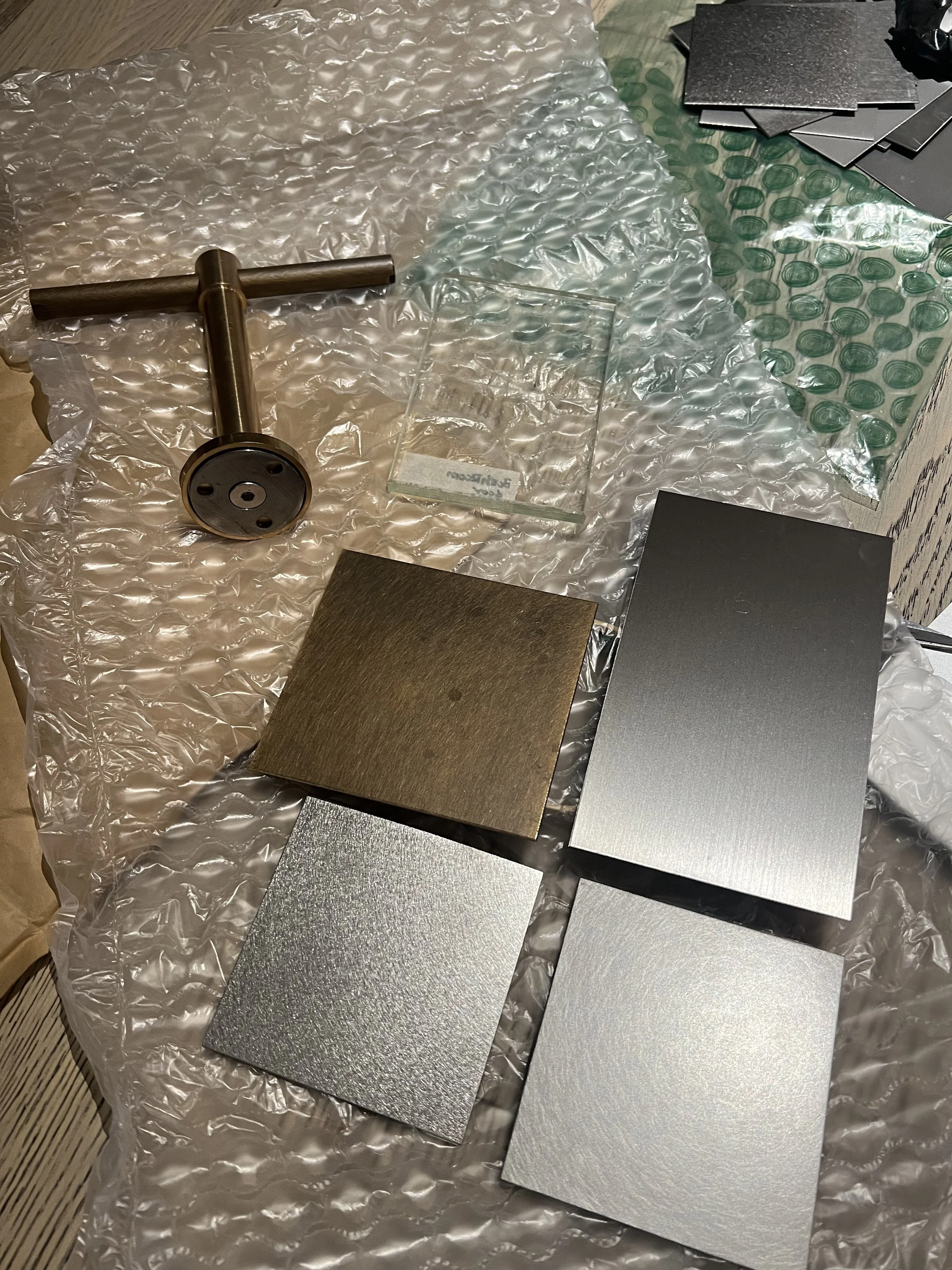 Comparison and selection of metal plate samples