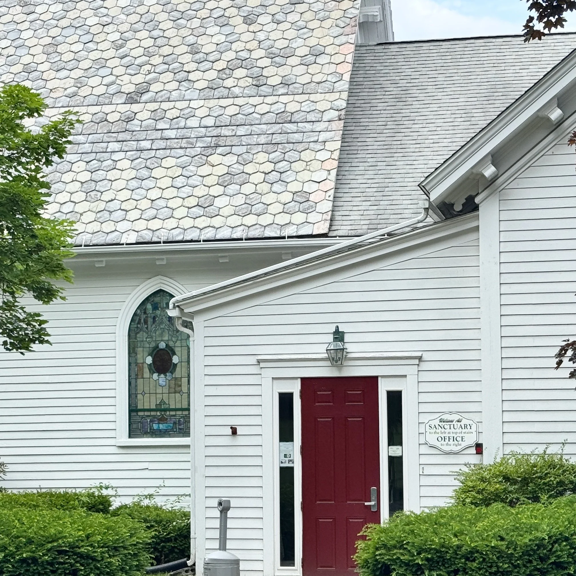 ChurchWRedDoor.jpeg