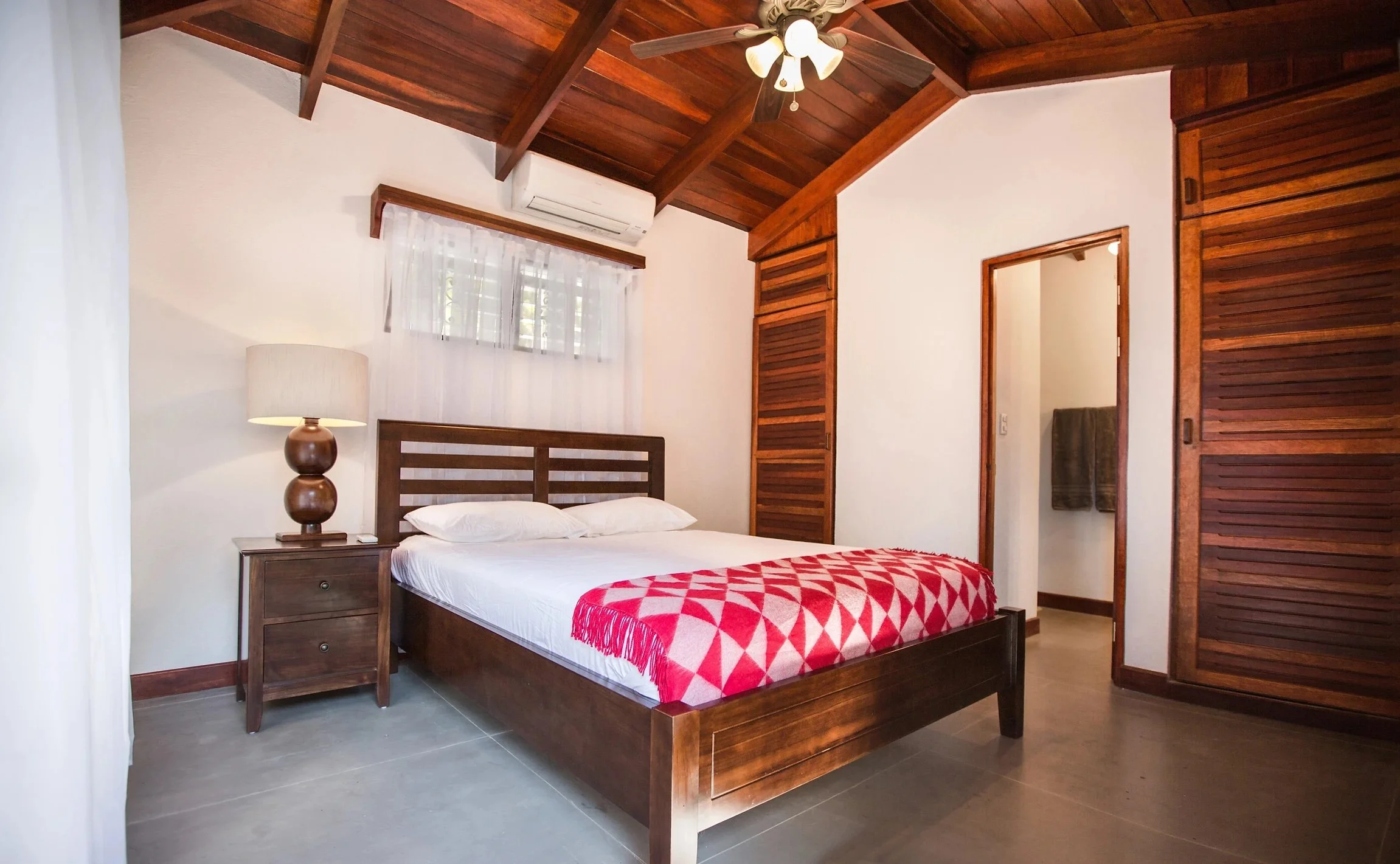 Bedroom 5 (Casita) 

Queen casita + private bath.

Single $3,600
Shared $2,500 pp 