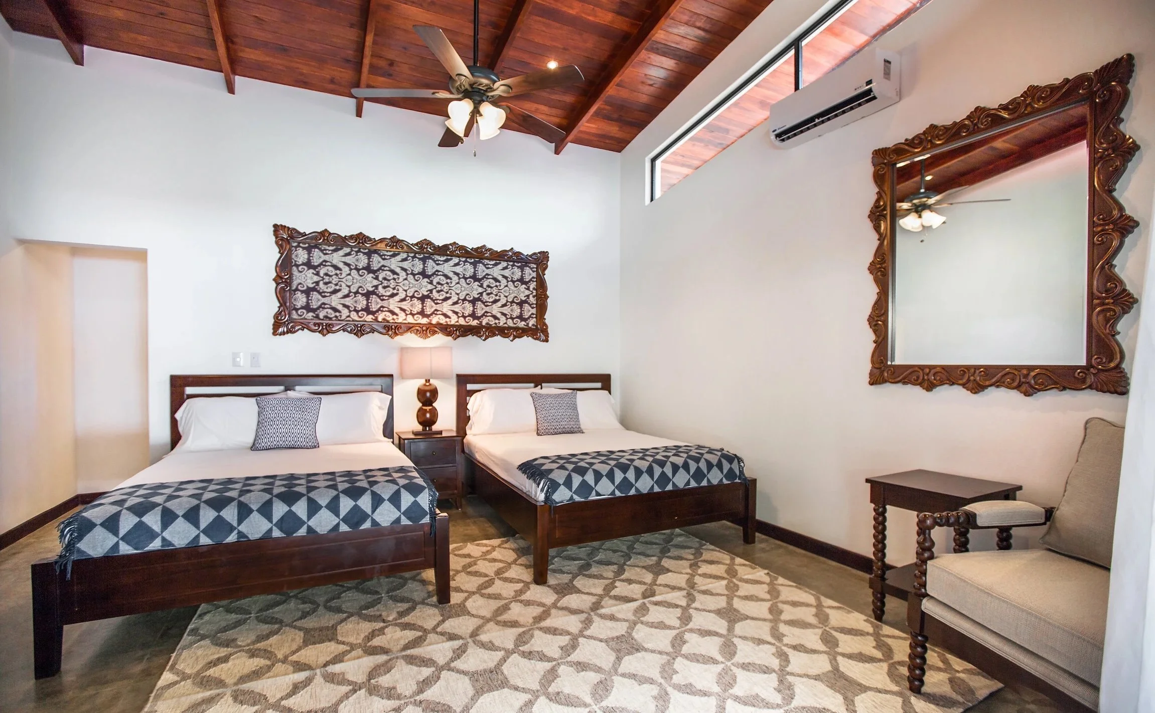 Bedroom 3 & 4 (Casita)

Two Queens casita + private bathroom.
Minimum of TWO guests.

Two guests: $2,800 
Three-four guests: $2,400 pp 