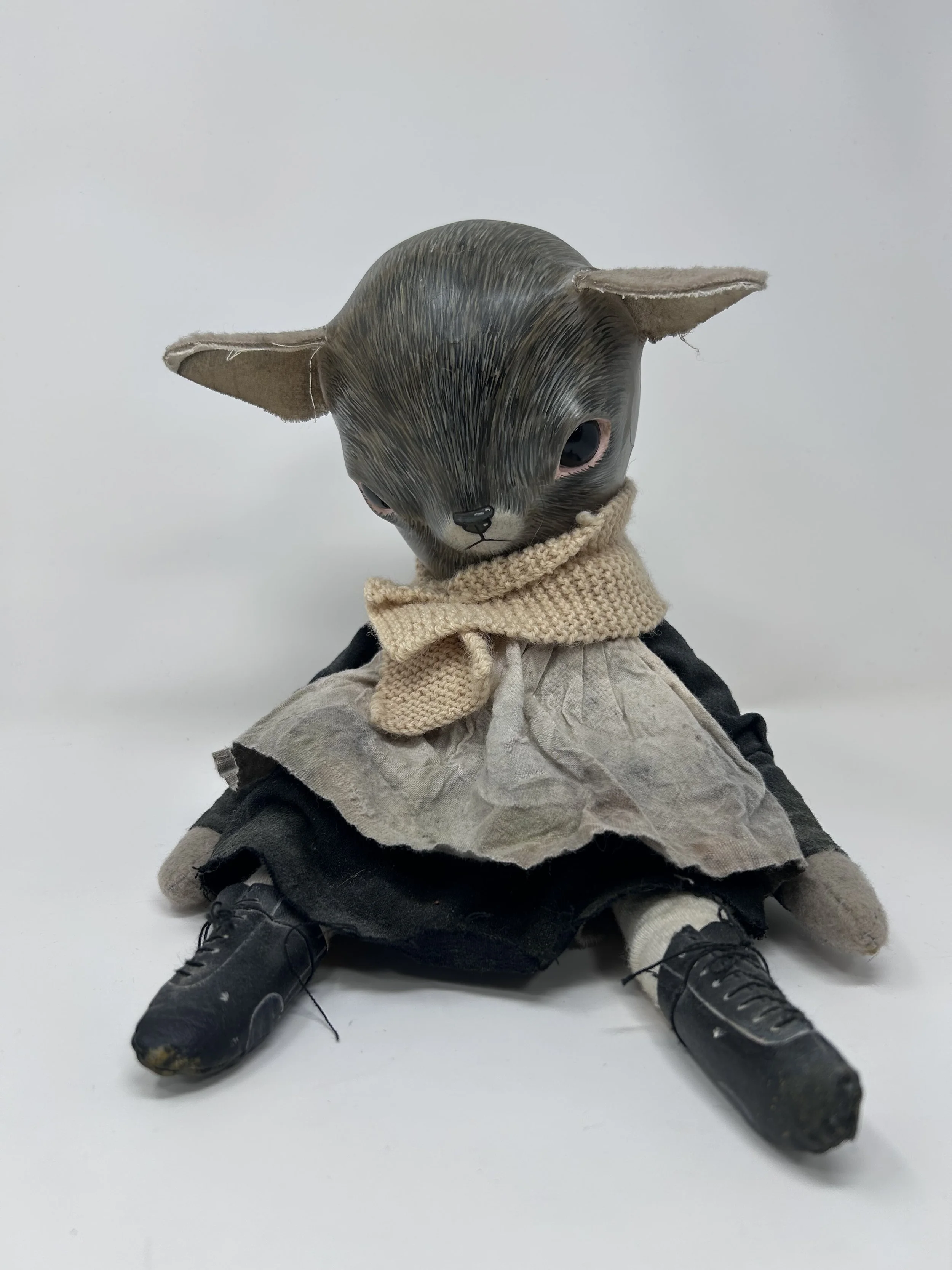 Cat doll
Paperclay, fabric
2018