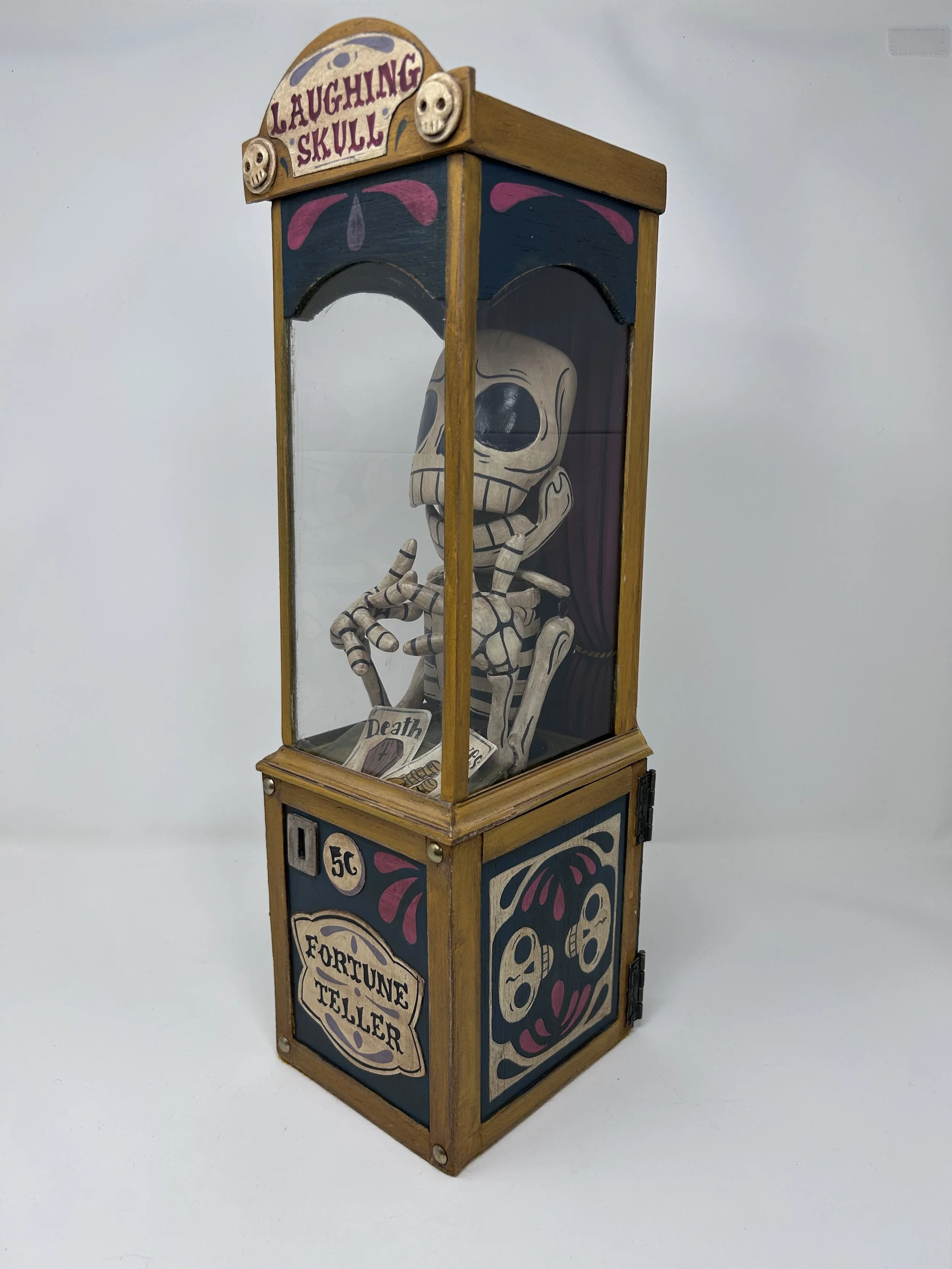 Laughing Skull Fortune Teller
2021
