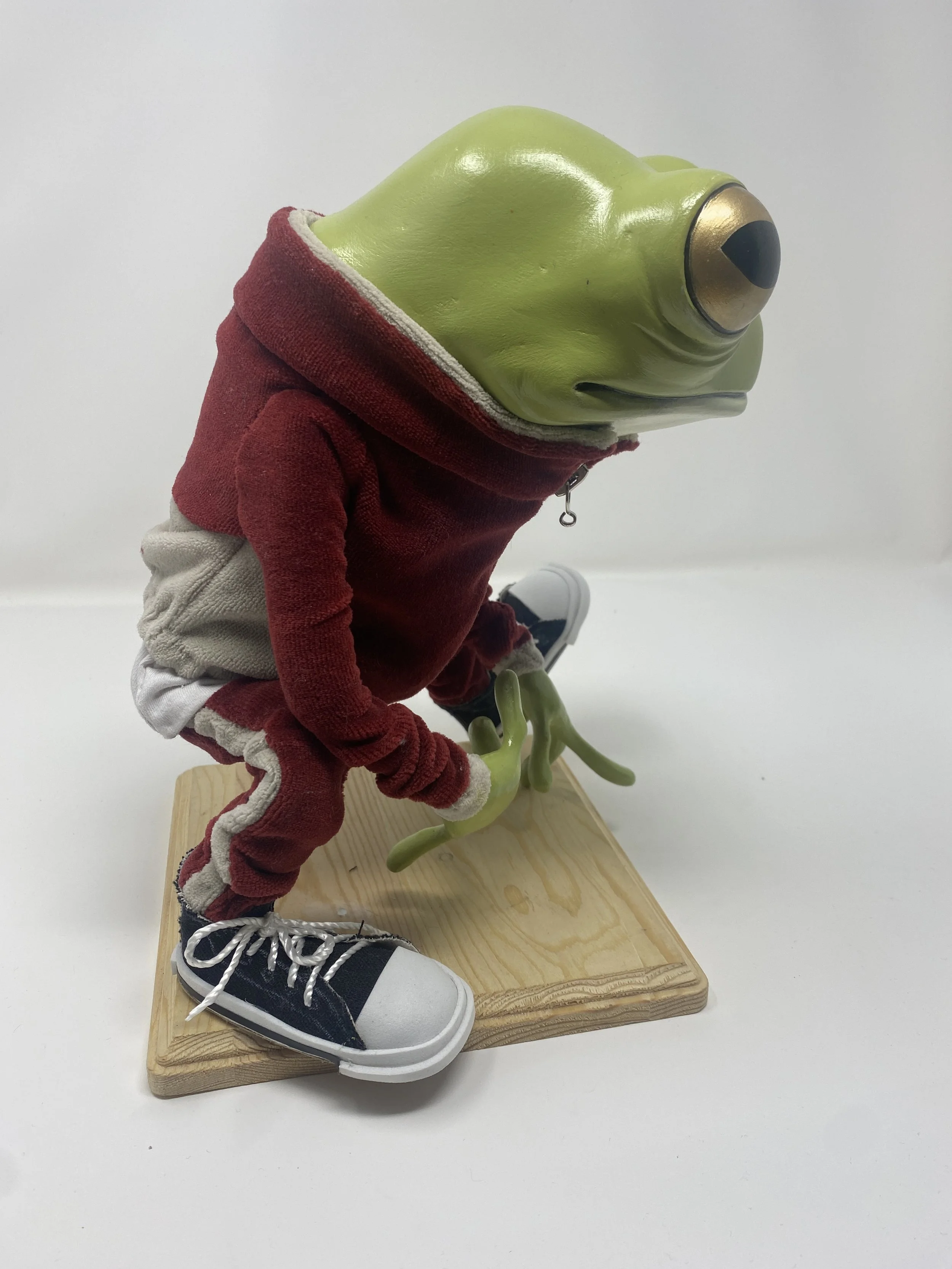 Frog in a track suit
2023