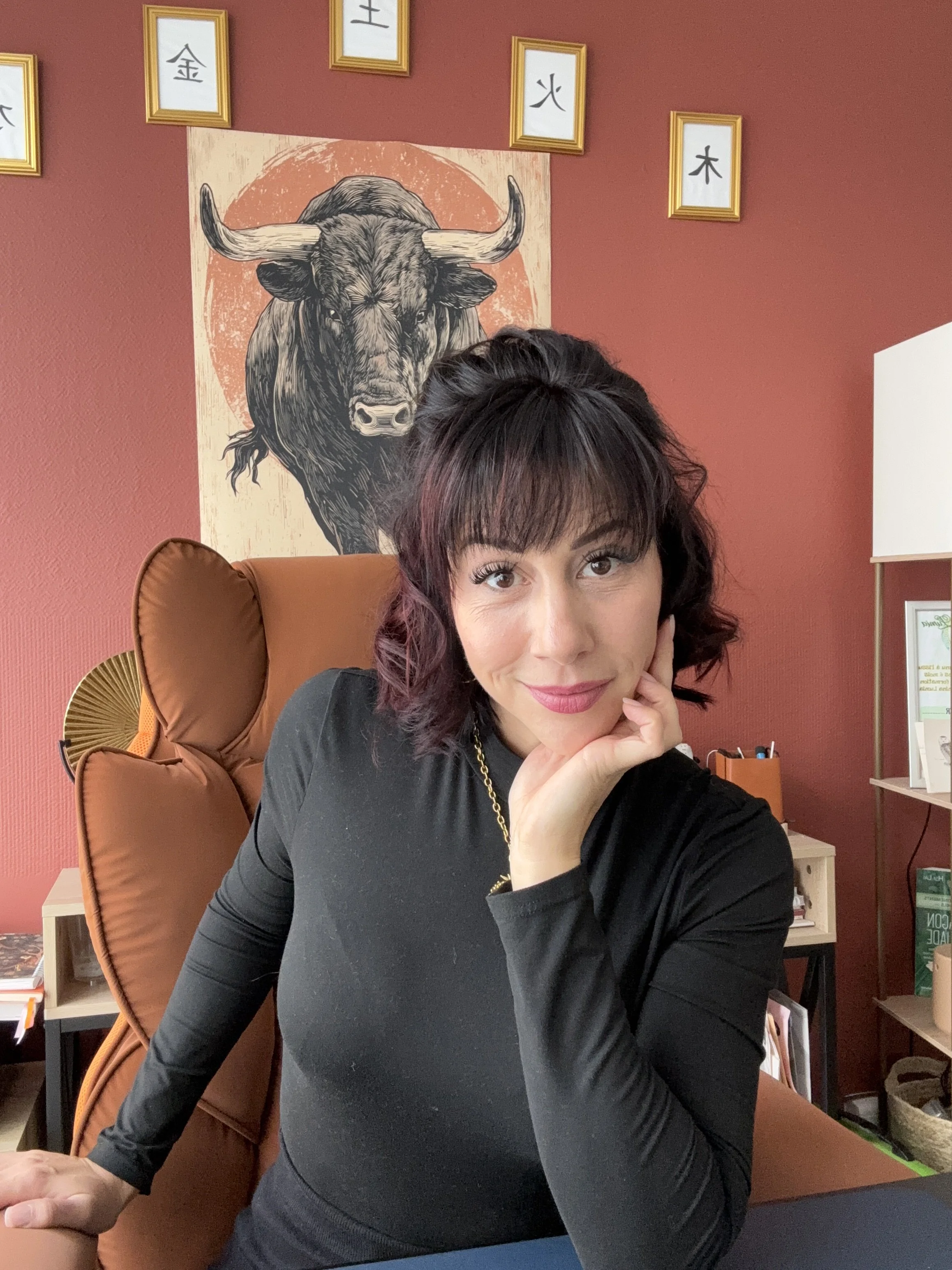 Laëtitia Fischer, thérapeute spécialisée dans le trauma relationnel, les blessures d'attachement et la restauration identitaire.