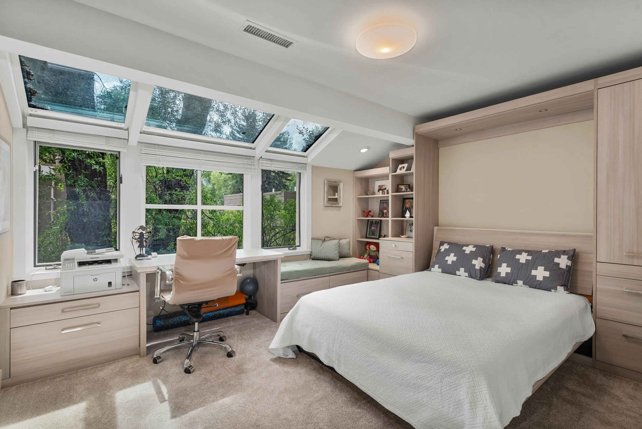 Upstairs Guest Bedroom w/ Murphy Bed
