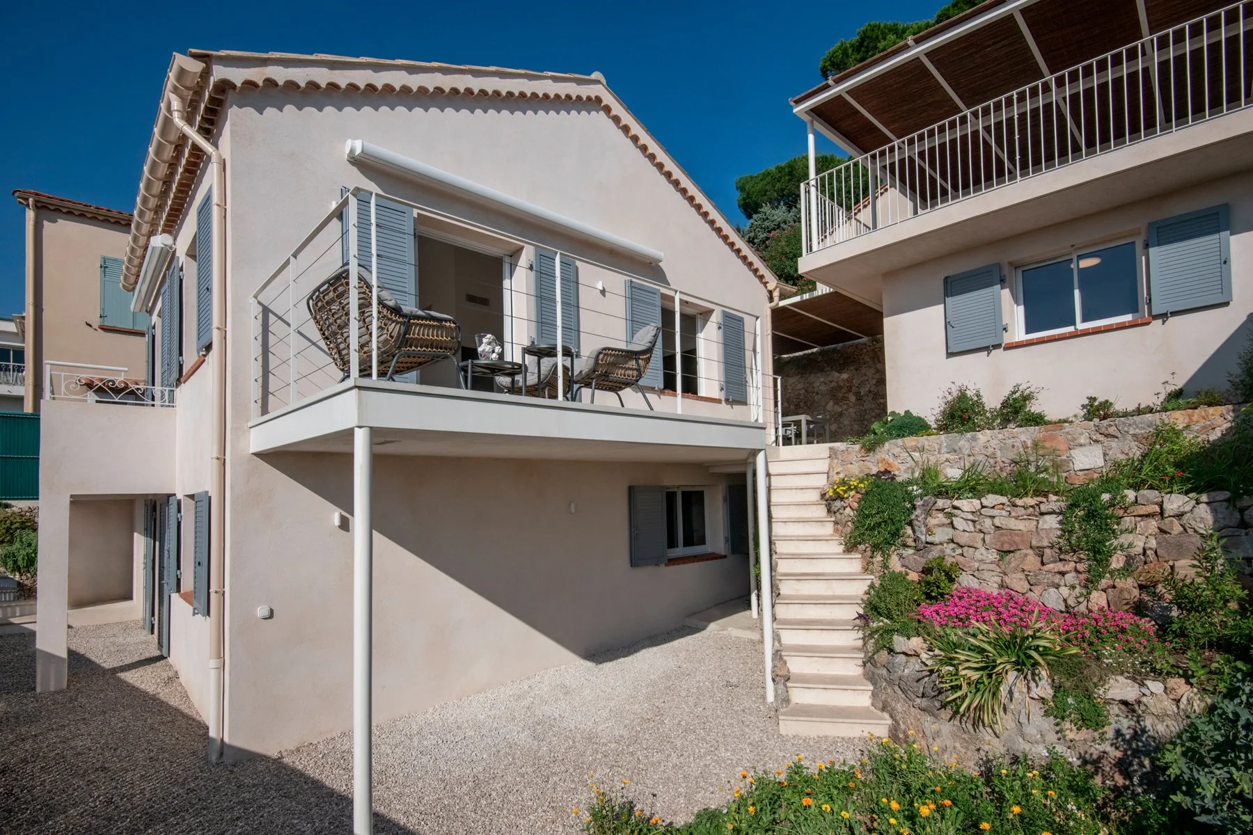 Création terrasse en structure métallique Architecte Cannes.jpg