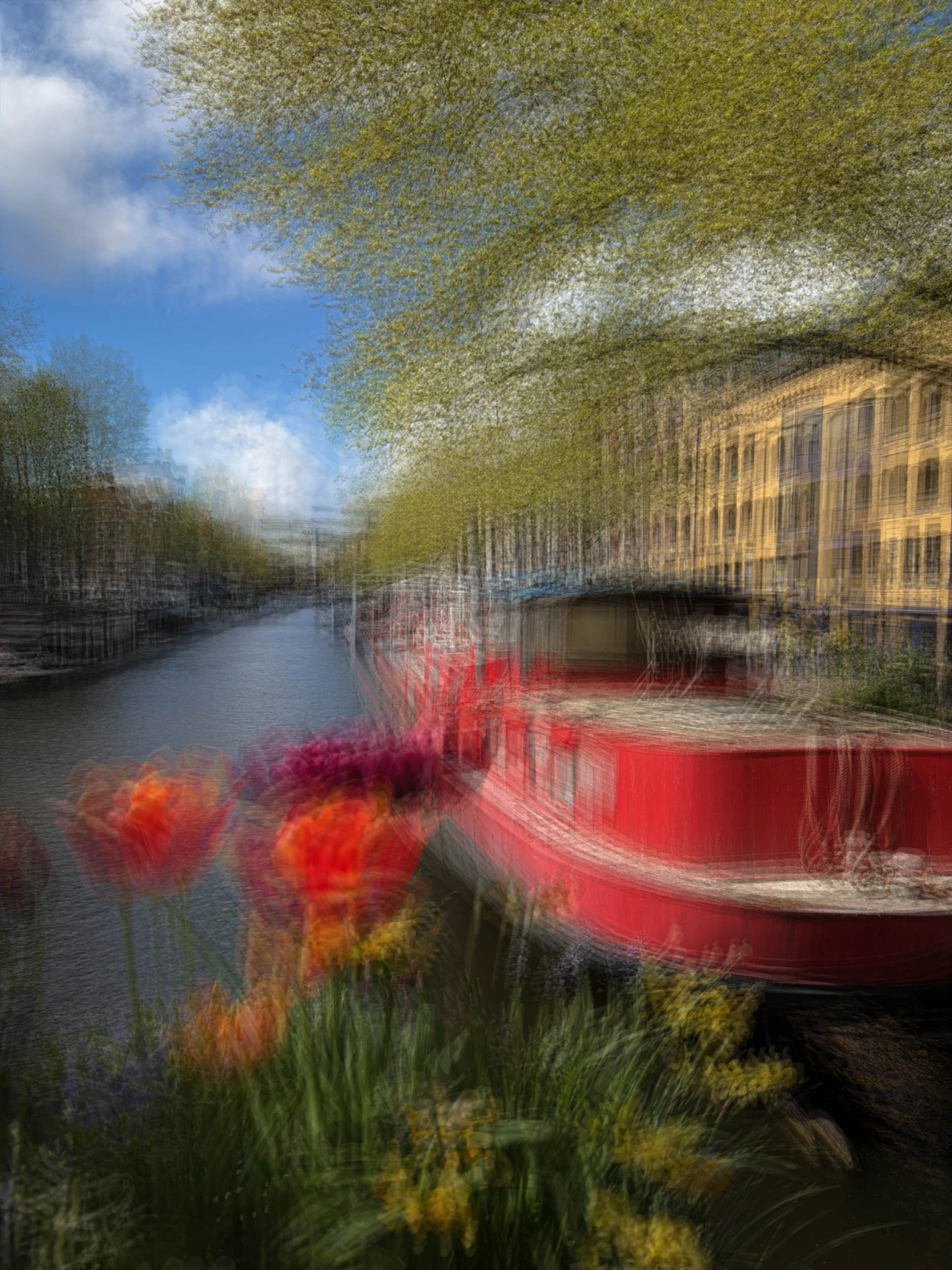 Motion & Blur-003-Amsterdam House Boat.jpg