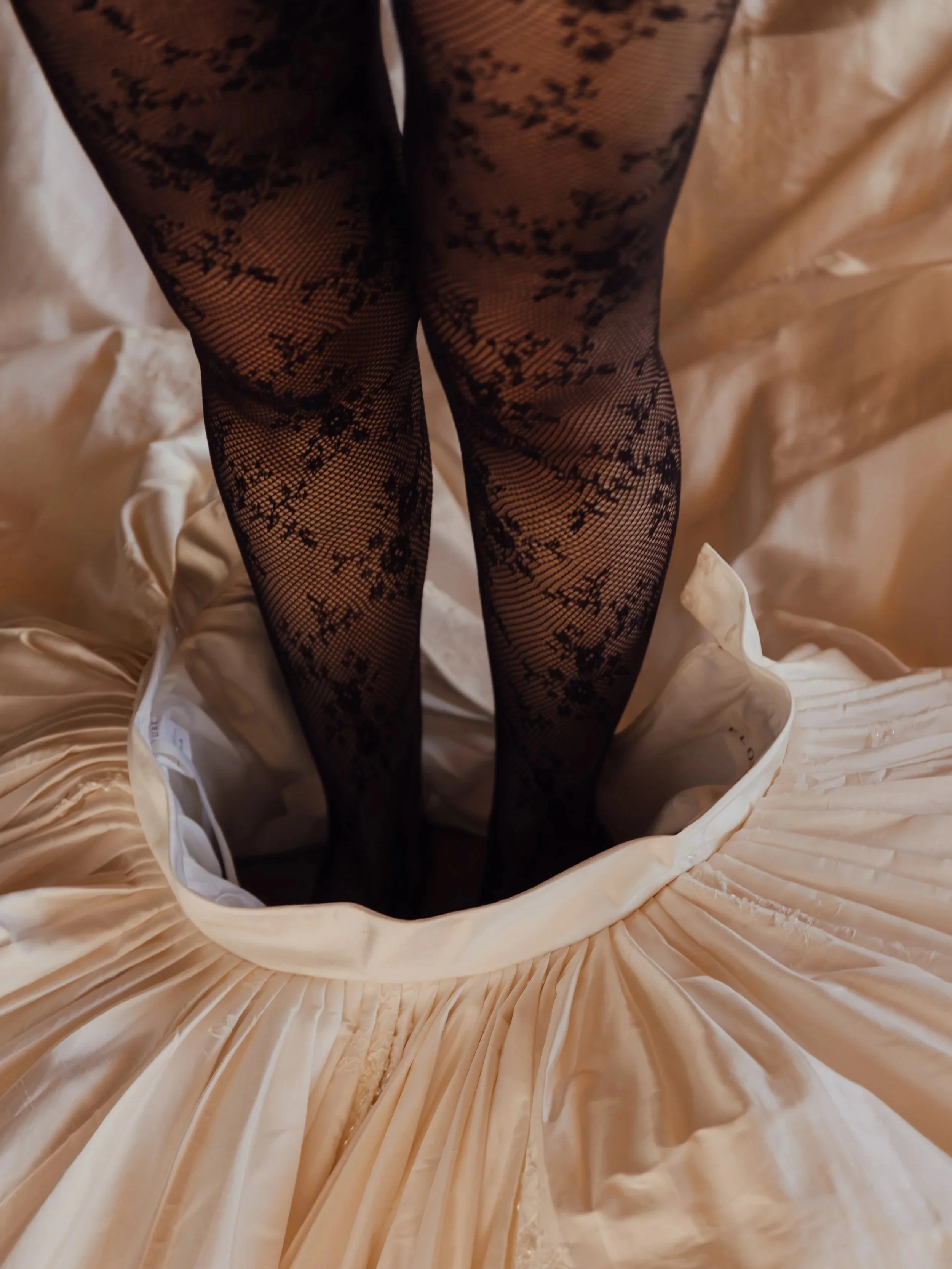 cool vintage wedding dress and lace tights