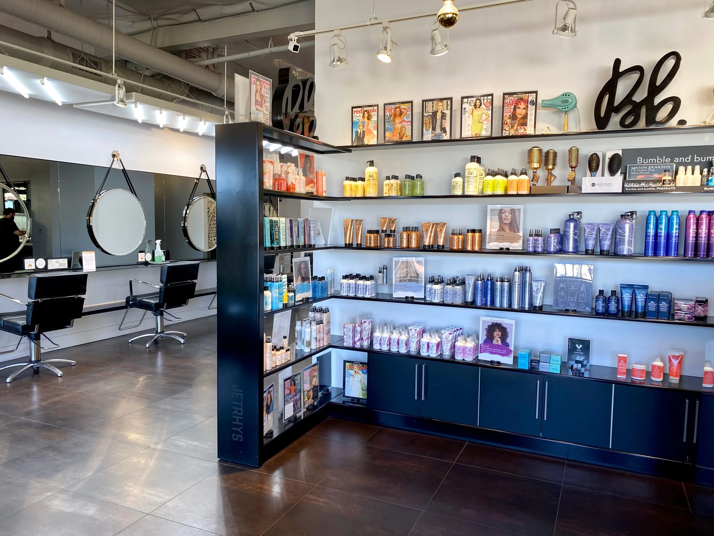salon_tour-3-jet_rhys_hair.jpg