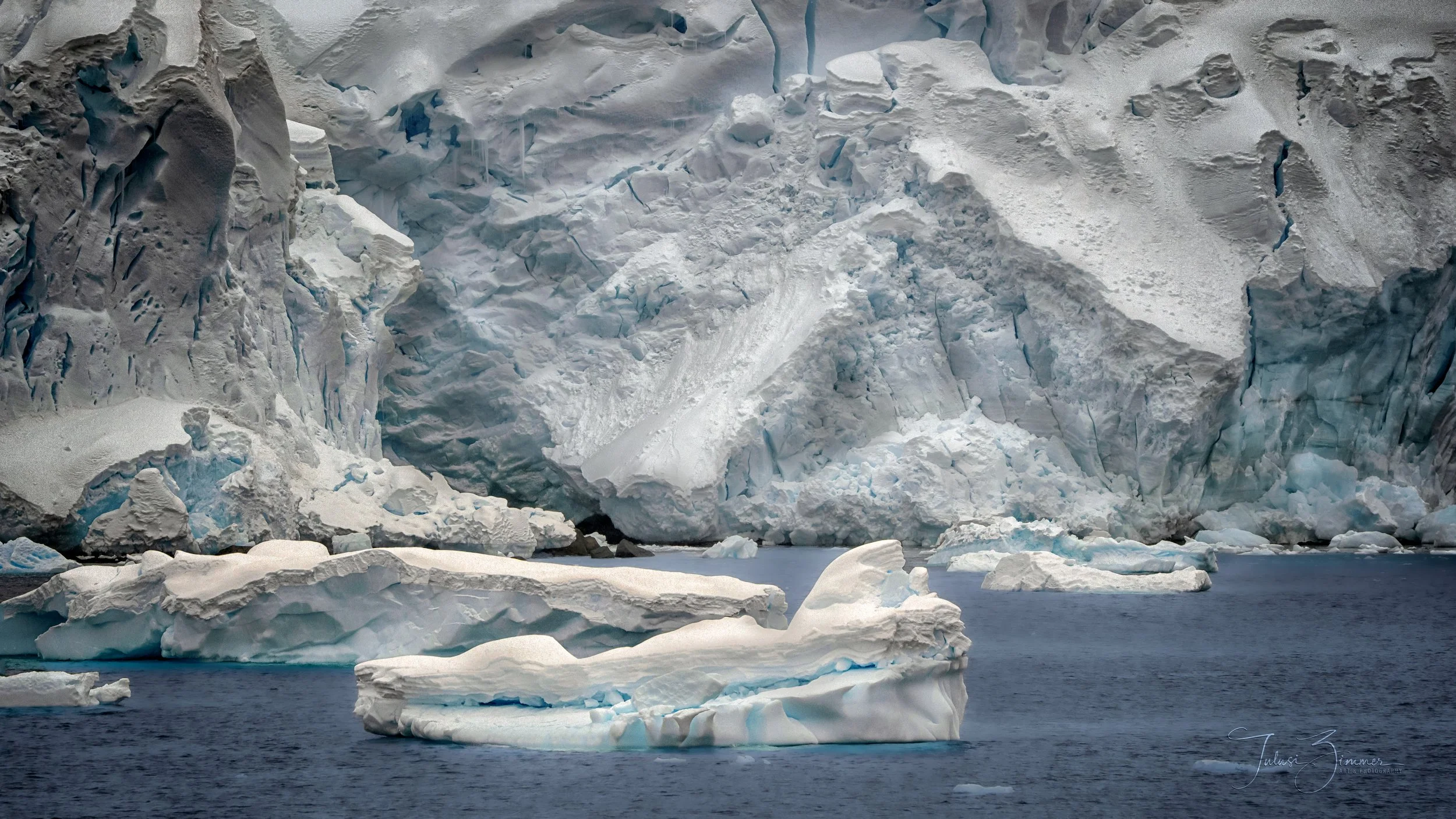 00-4web-snowIcebergs_TZ98756.jpg