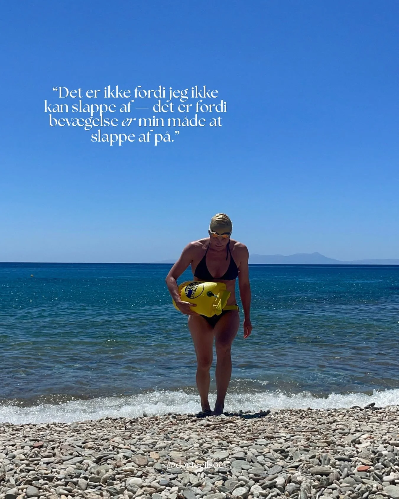 Lesbos. Familieferie. Og ja &mdash; jeg er g&aring;et i havet. Alene.

Ikke fordi jeg ikke elsker min familie. Men fordi jeg har brug for den der stund, hvor det eneste der eksisterer er vand, vejrtr&aelig;kning og bev&aelig;gelse.

Alenetid i havet 