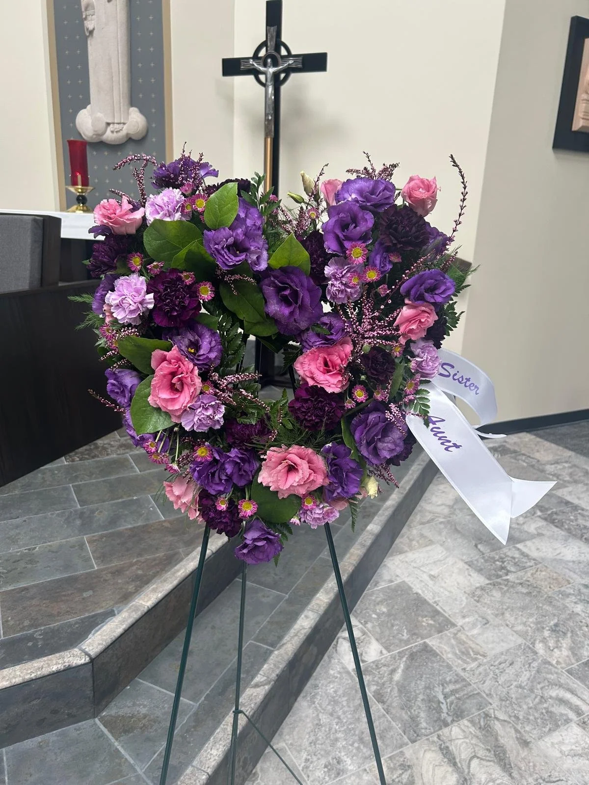 Sm Heart Spray, ft dark purple lisianthus, and calcynia.