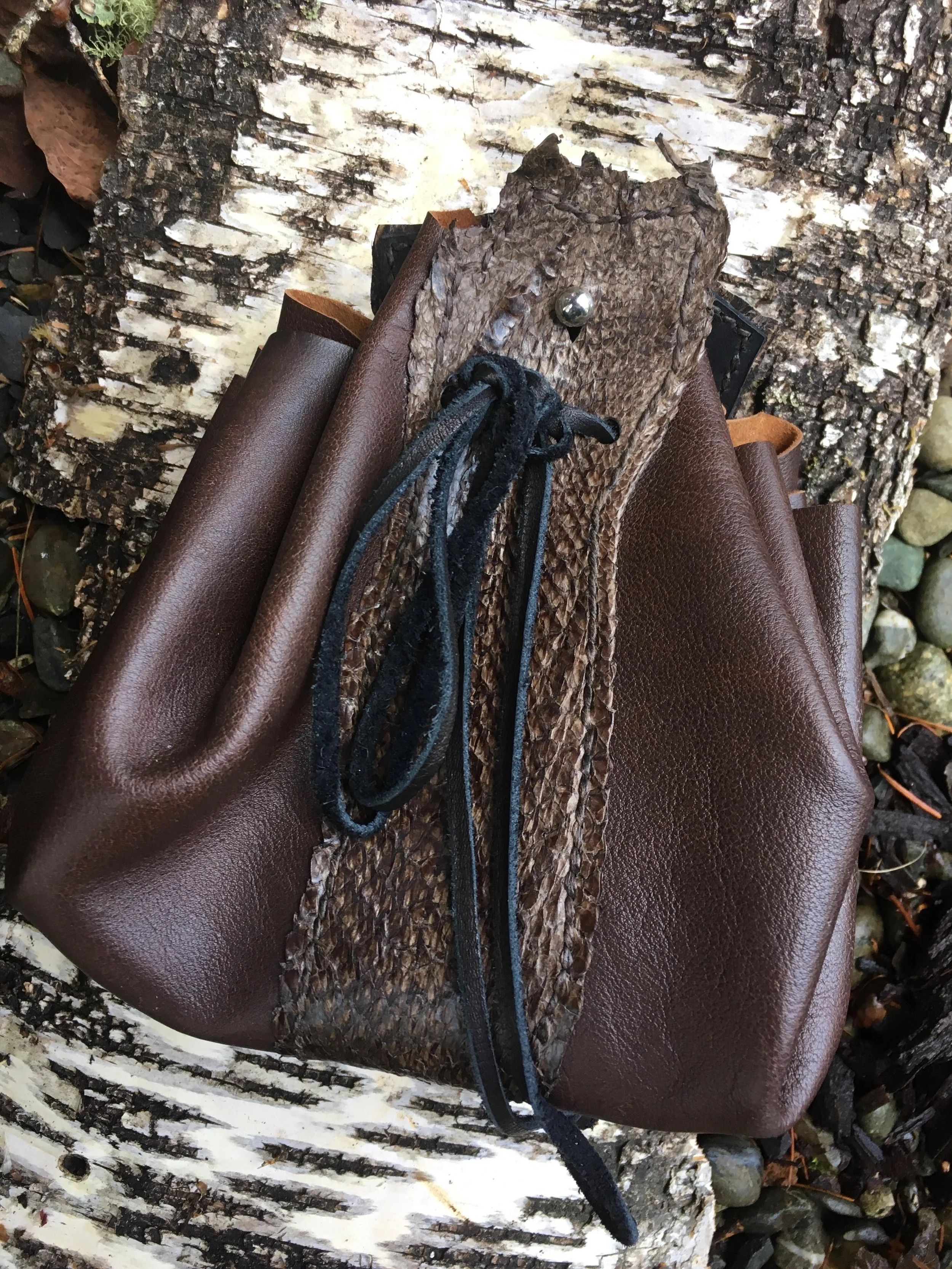 19 brown trollbag.jpg