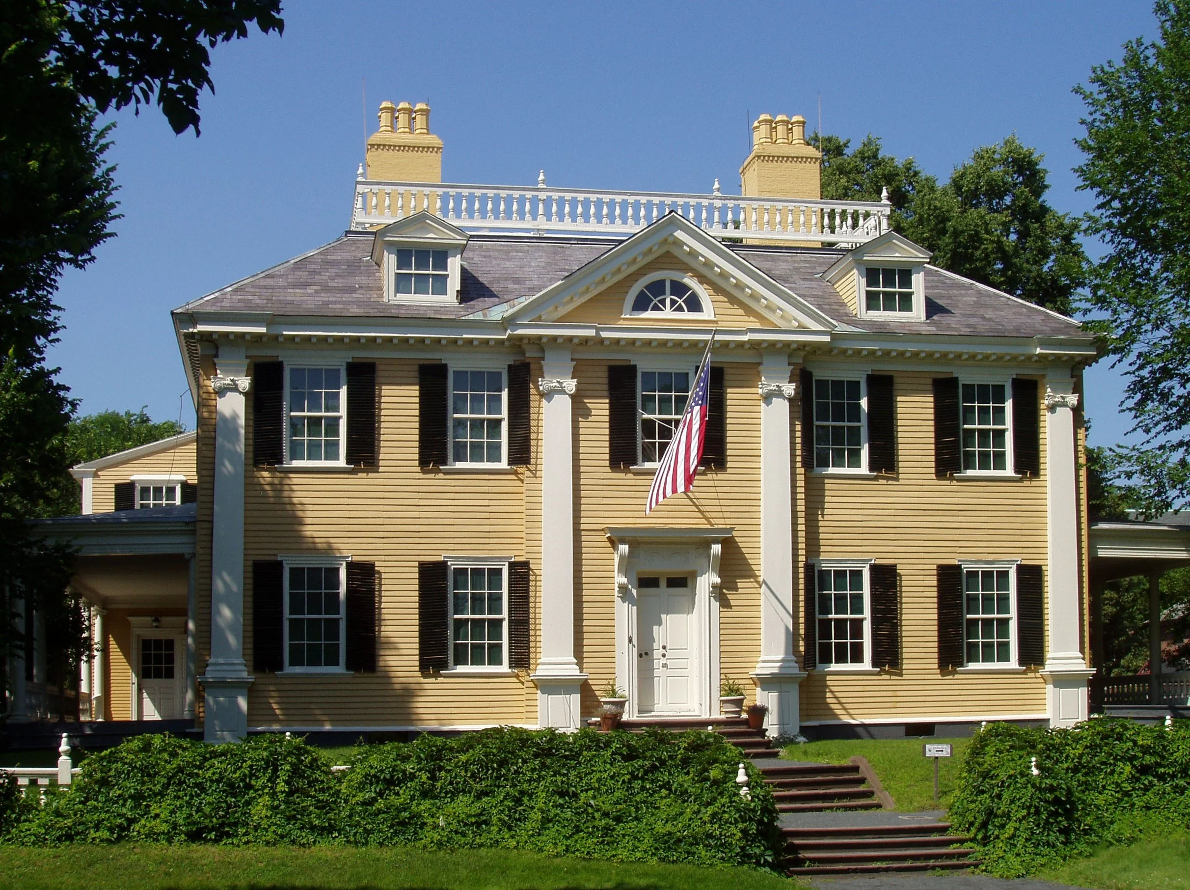 Washington’s Headquarters in Cambridge. Photo by Daderot, licensed under CC BY-SA 3.0.
