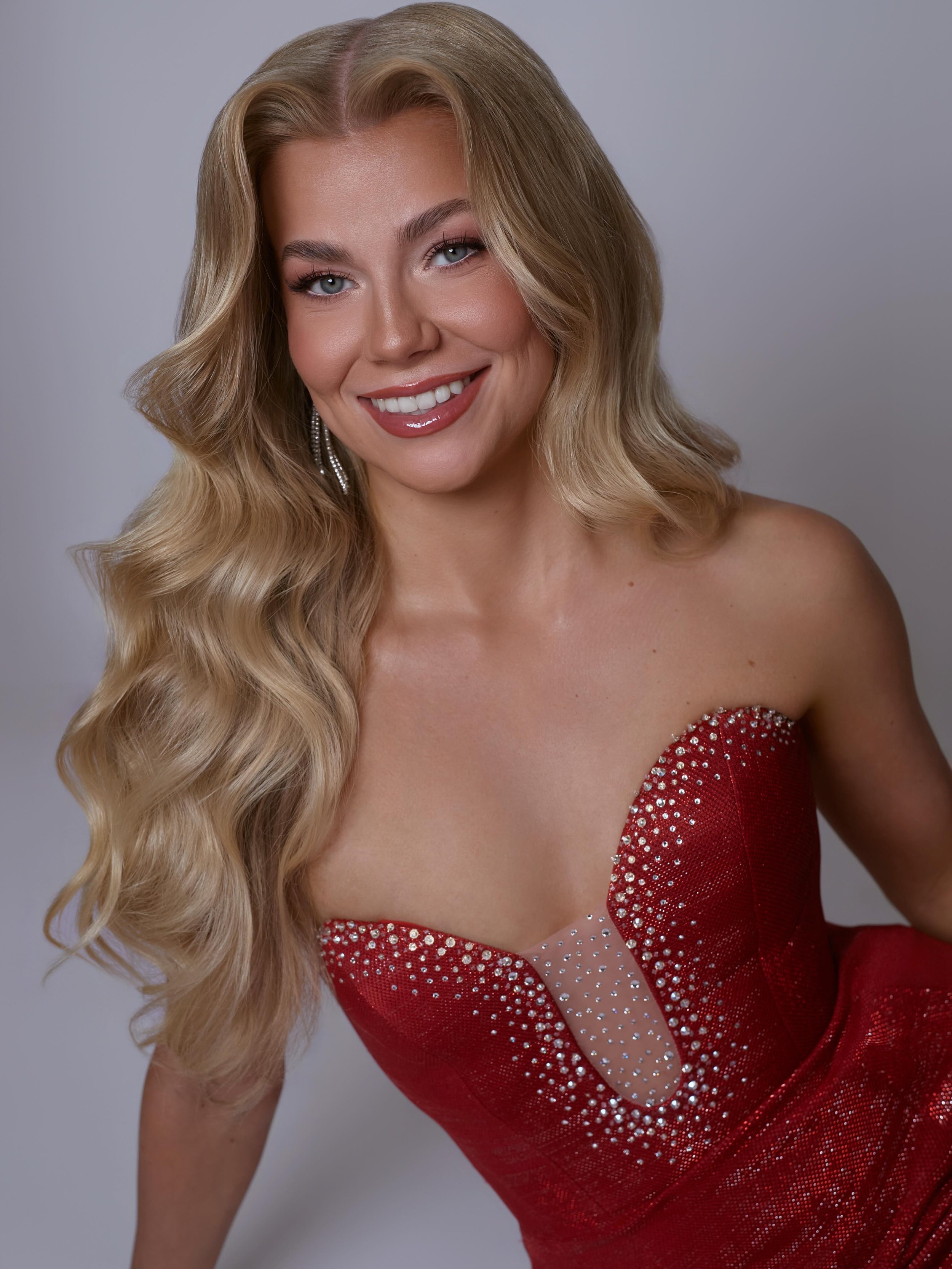 Happy 23rd birthday Jenni! 🎂🎁🎉

We are so incredibly proud of you and everything you are. From the moment we met, it was clear that your kindness, compassion and determination to make a difference set you apart. It&rsquo;s rare to find a person wi