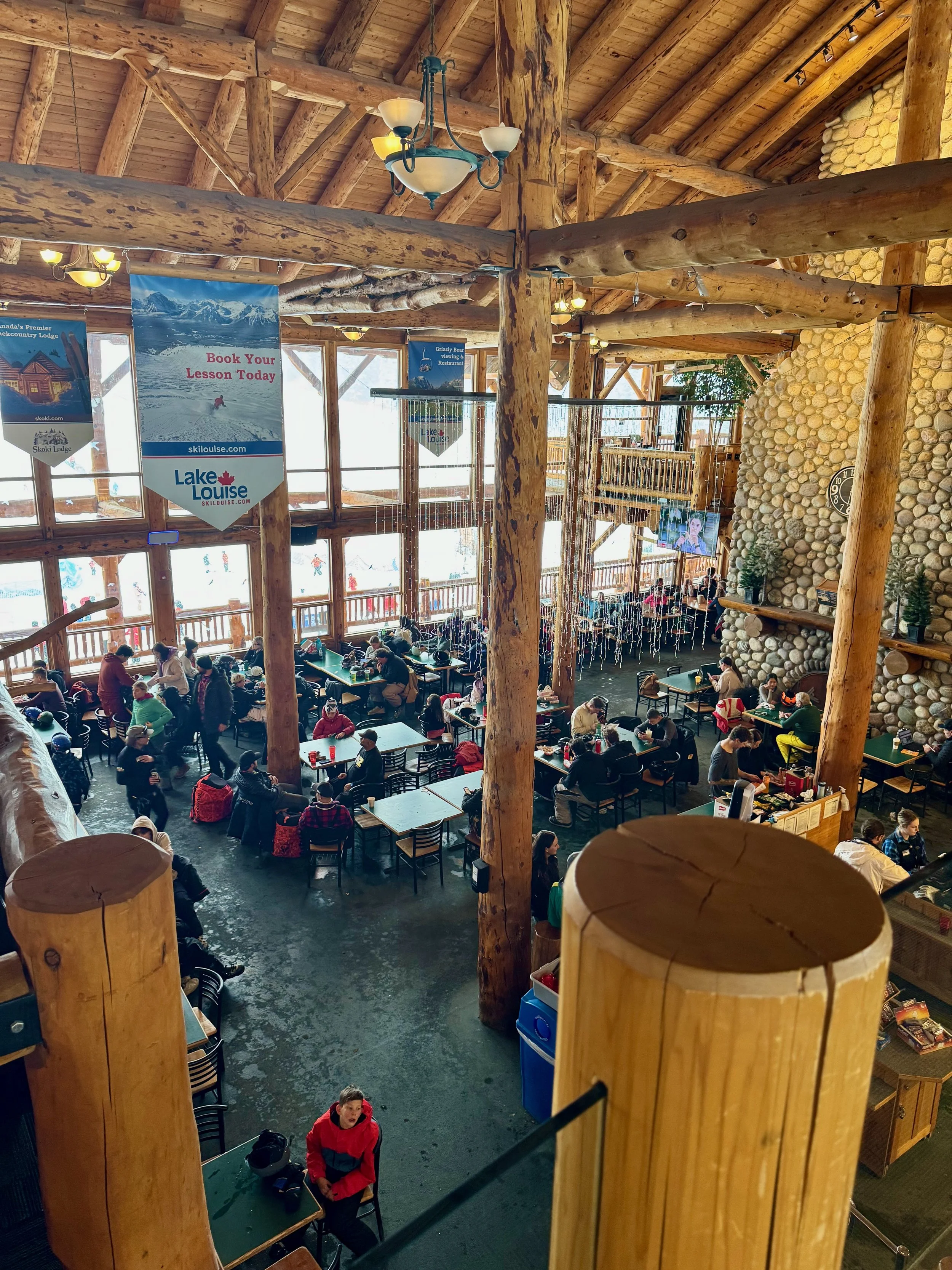 Lake Louise Lodge of Ten Peaks interior