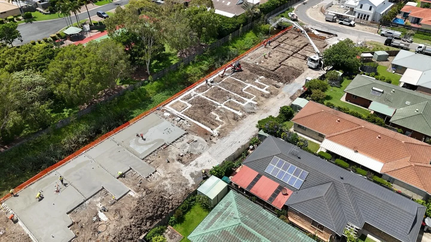 Locking in and making things CONCRETE 🔥🏡

Great to see slabs being poured for our brand-new townhome project in the extremely popular suburb of Carina.

Offering 11 high-end residences, this will be the final piece of our East Parc Carina project, 