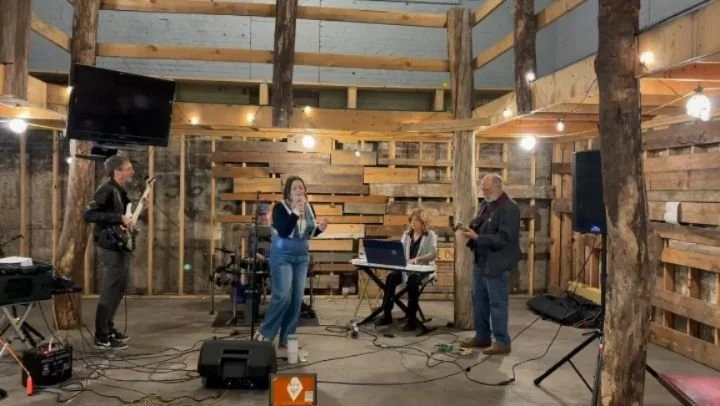 Our last gig at the Pickleball warehouse was a success!!
Thanks to all our Pickleball ppl and the band for setting up this awesome potluck!! 

We have more to come! Can't wait to see you there 
#pittsburghlivemusic #localband #coverband #retrosoul