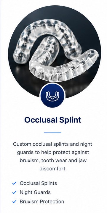 Clear occlusal splint with a U-shape, placed on a dark surface, accompanied by a blue icon with a white smiley face, and text describing its use for bruxism, tooth wear, and jaw discomfort.