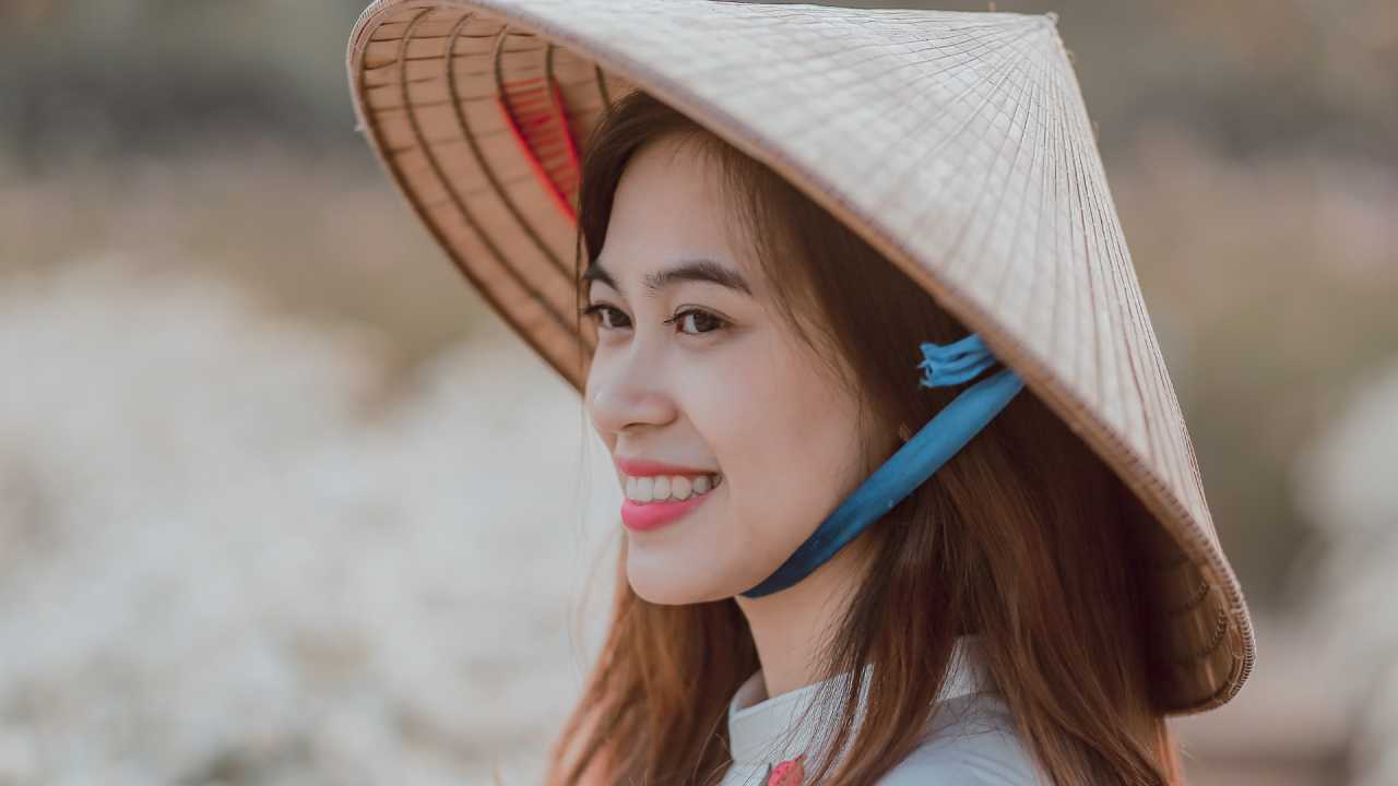 Xin Chao, Vietnam