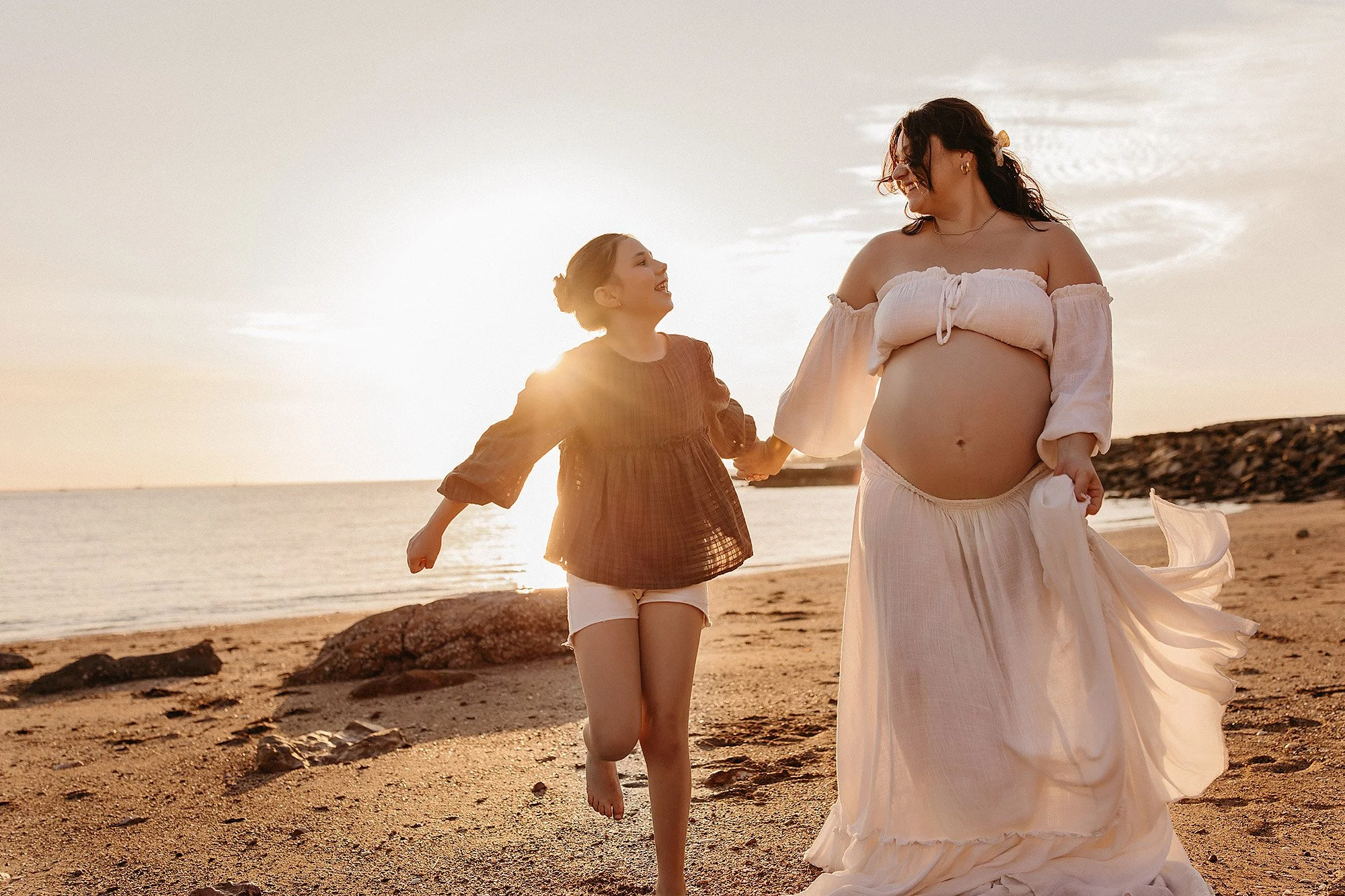 mother-and-daughter-maternity-shoot-nt.jpg