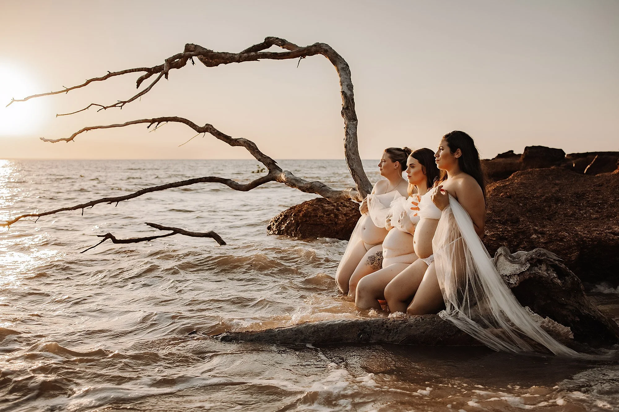 pregnant-women-beach-darwin.jpg
